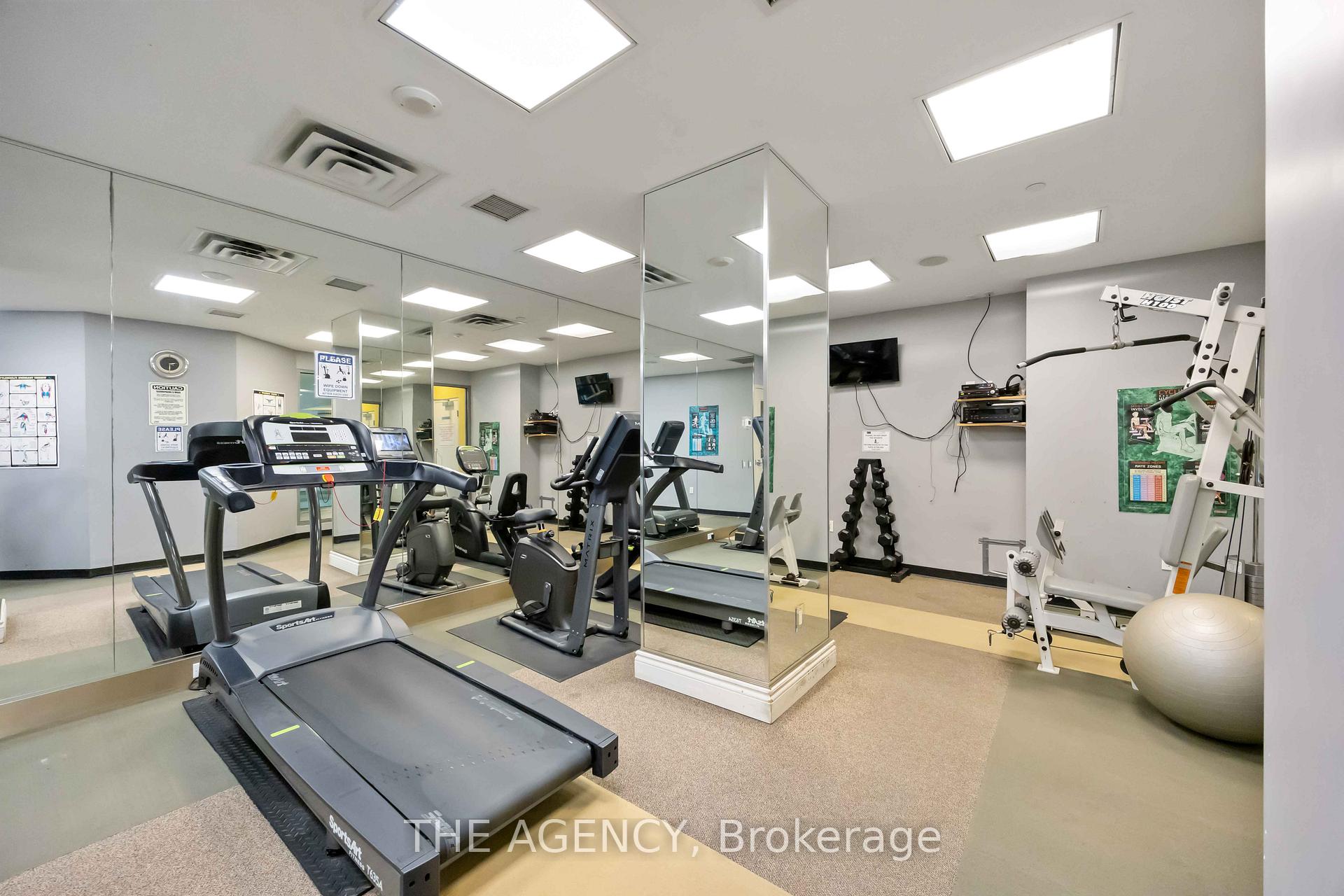 21 Hillcrest Avenue 3001, Toronto Unit: 3001