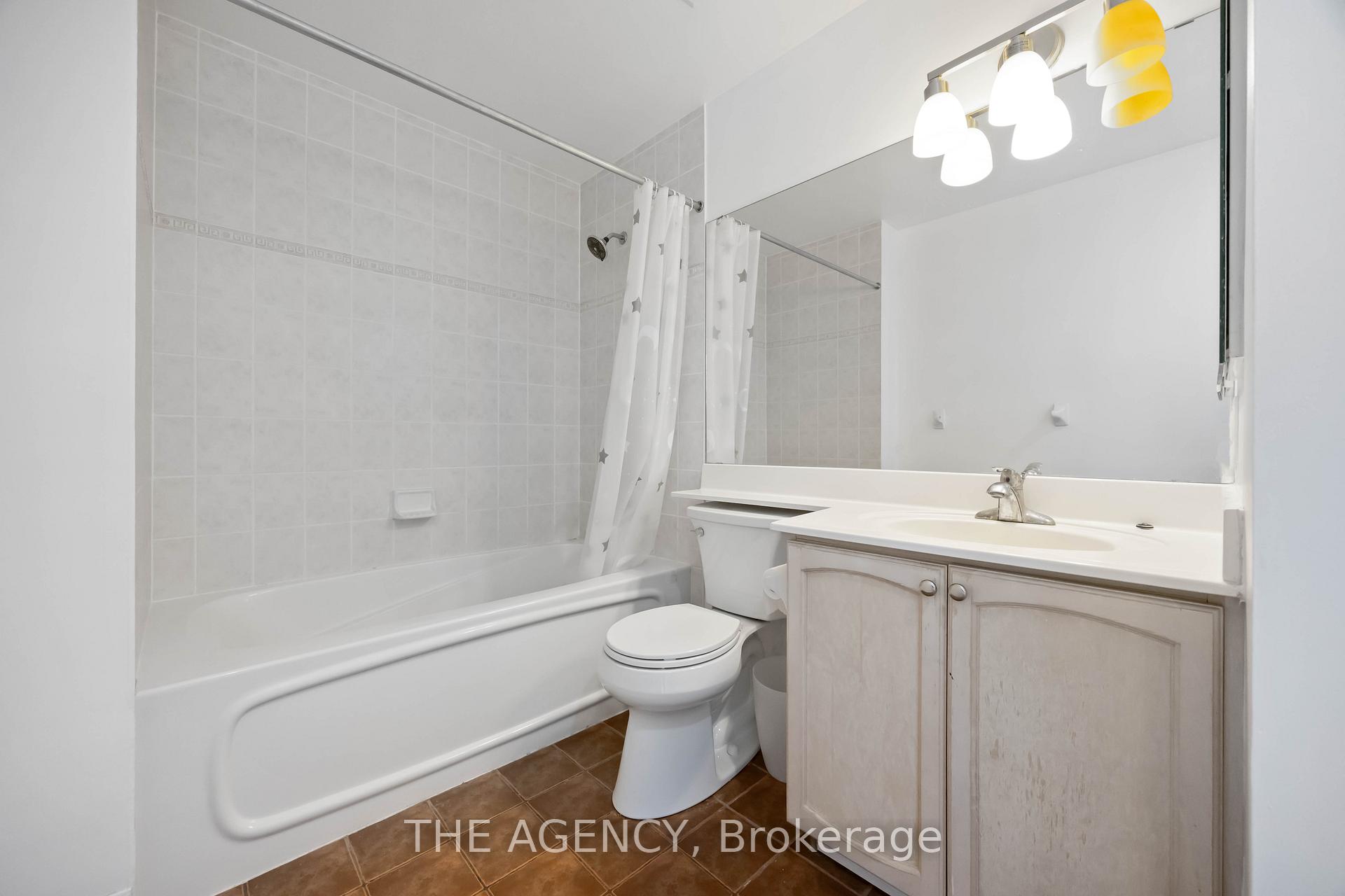 21 Hillcrest Avenue 3001, Toronto Unit: 3001