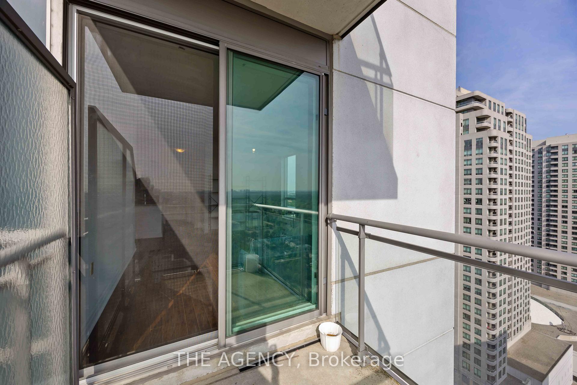 21 Hillcrest Avenue 3001, Toronto Unit: 3001