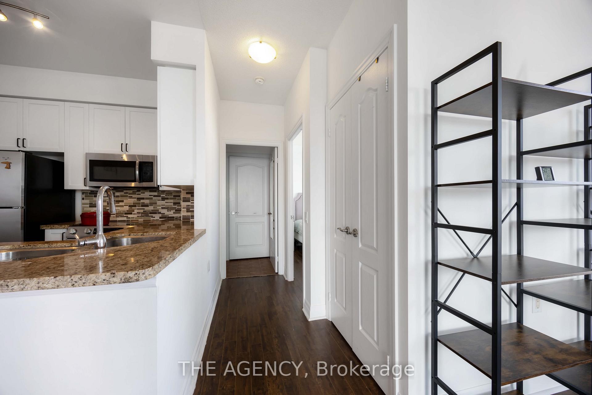 21 Hillcrest Avenue 3001, Toronto Unit: 3001