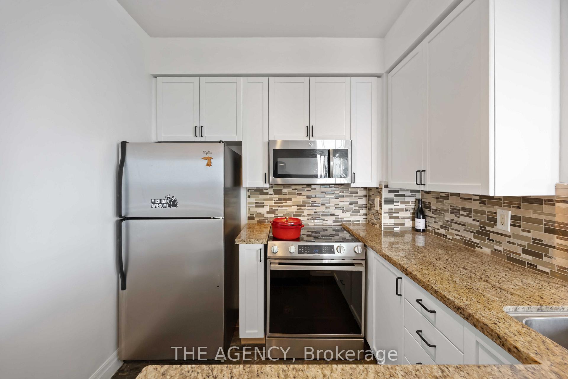 21 Hillcrest Avenue 3001, Toronto Unit: 3001