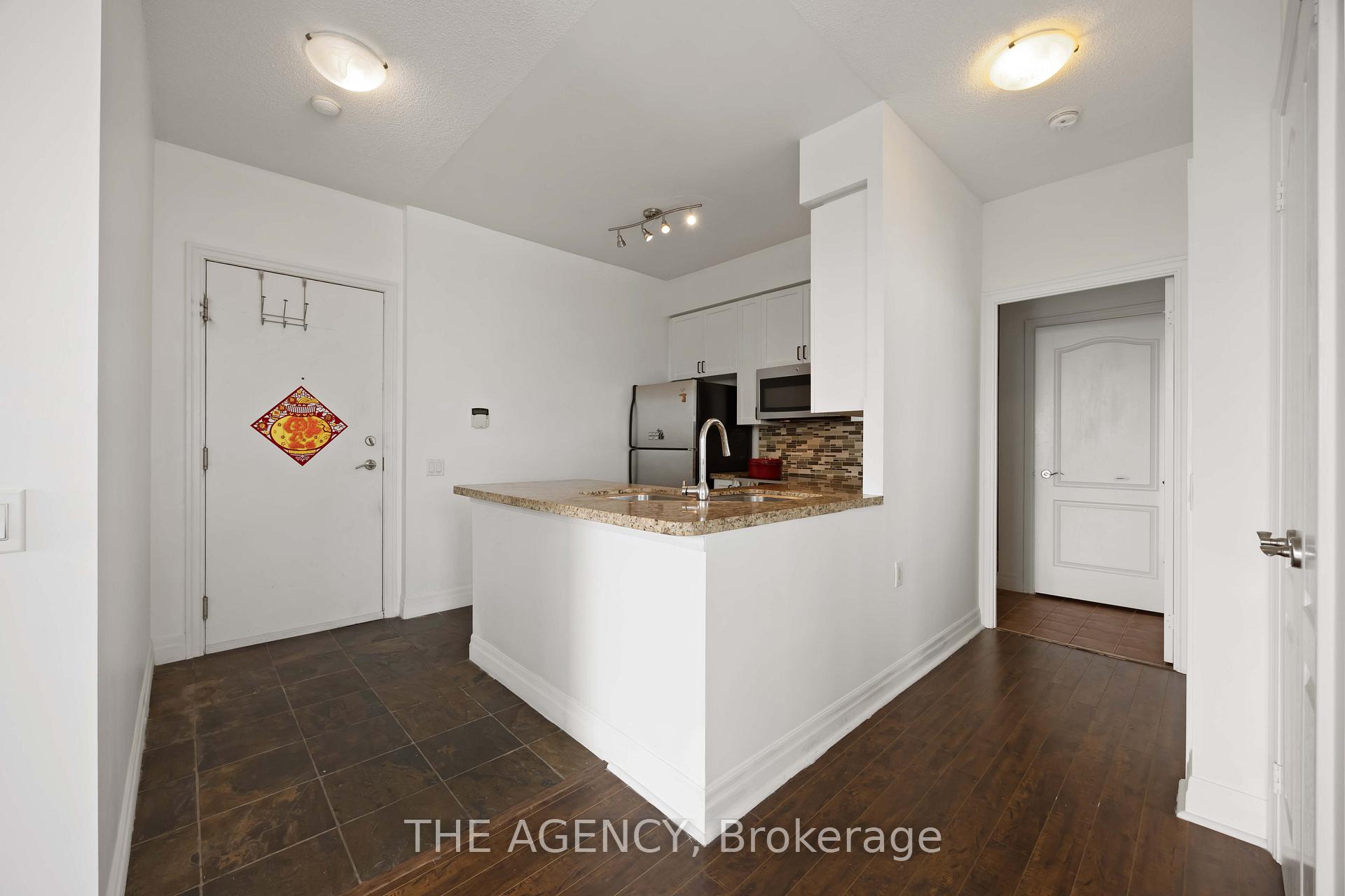 21 Hillcrest Avenue 3001, Toronto Unit: 3001