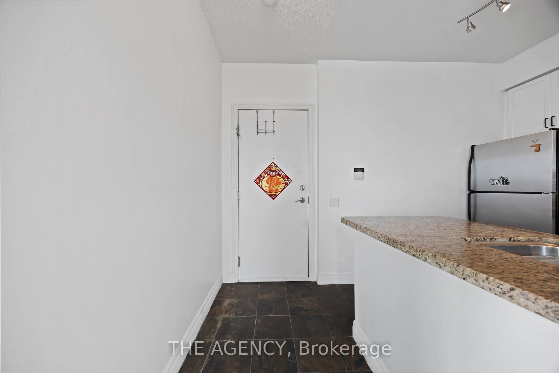 21 Hillcrest Avenue 3001, Toronto Unit: 3001
