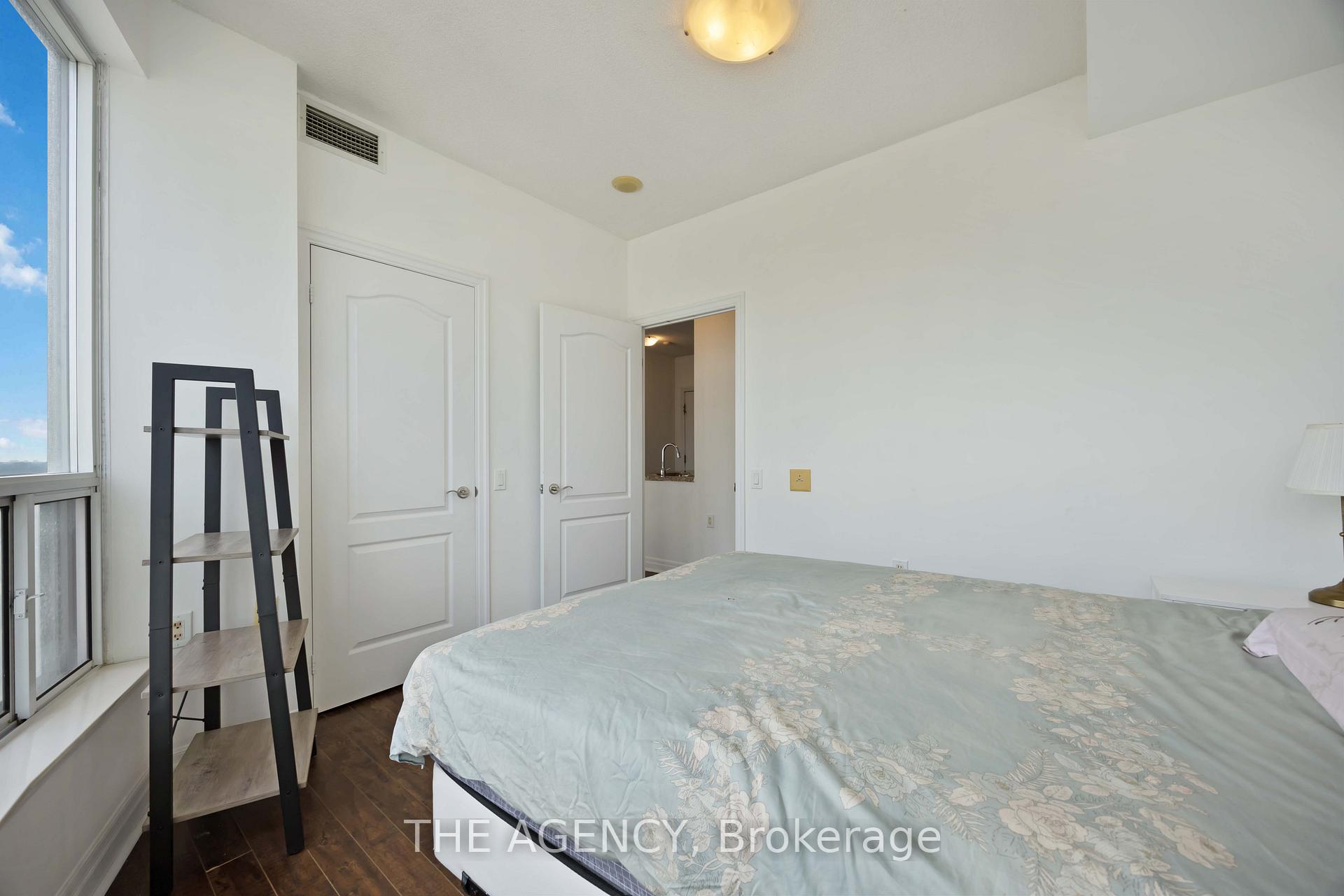 21 Hillcrest Avenue 3001, Toronto Unit: 3001