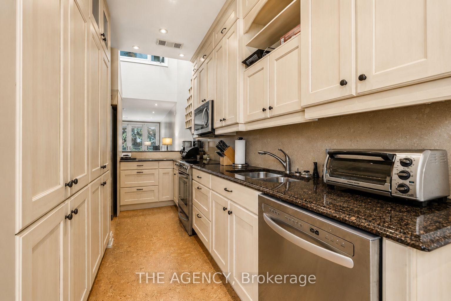 116 Hazelton Avenue B&C, Toronto Unit: B&C