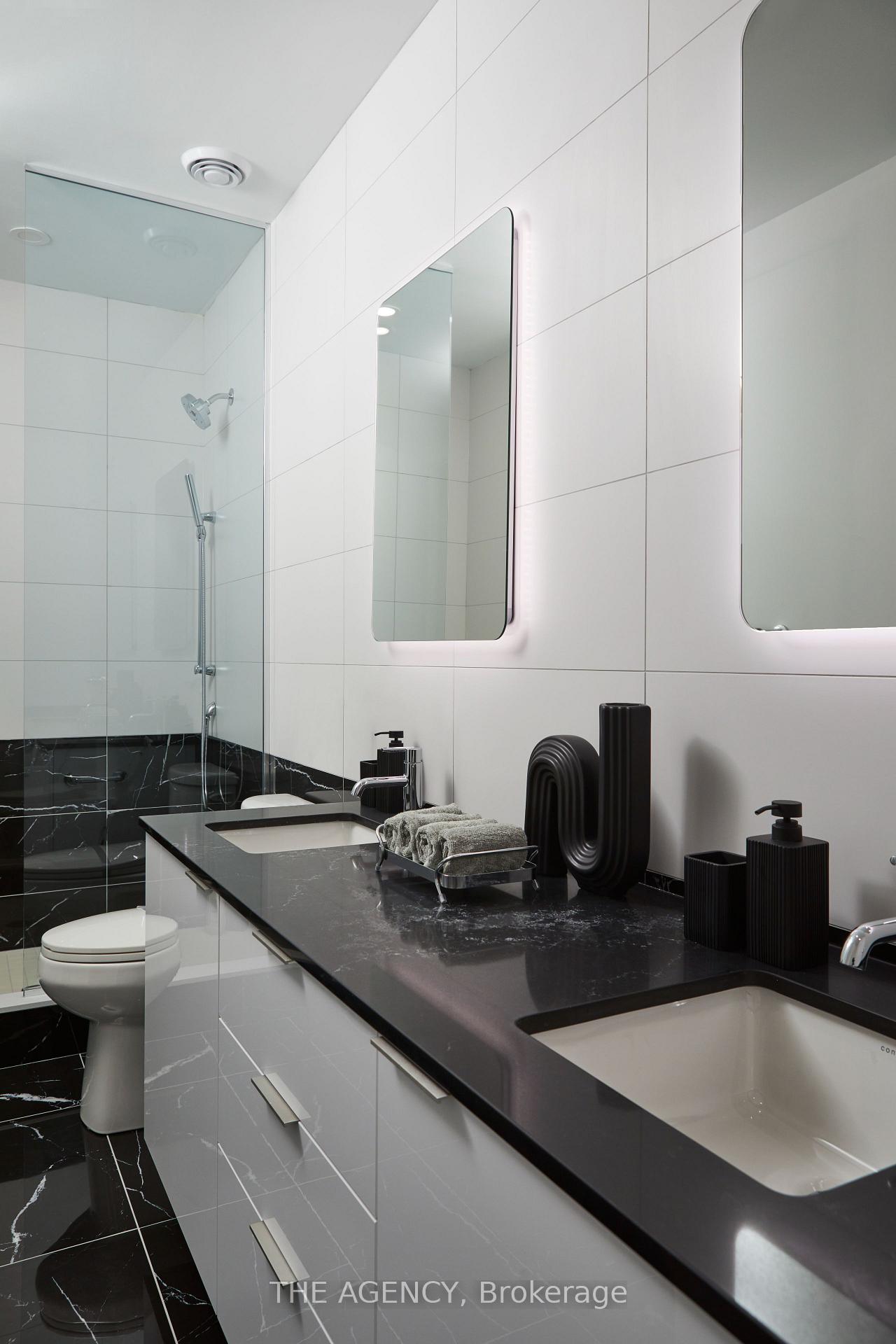 327 King Street PH03, Toronto Unit: PH03