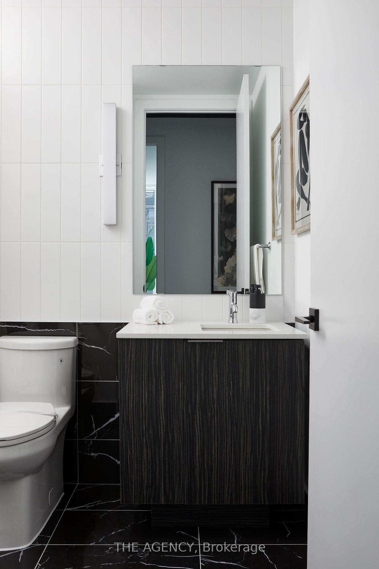 327 King Street PH03, Toronto Unit: PH03
