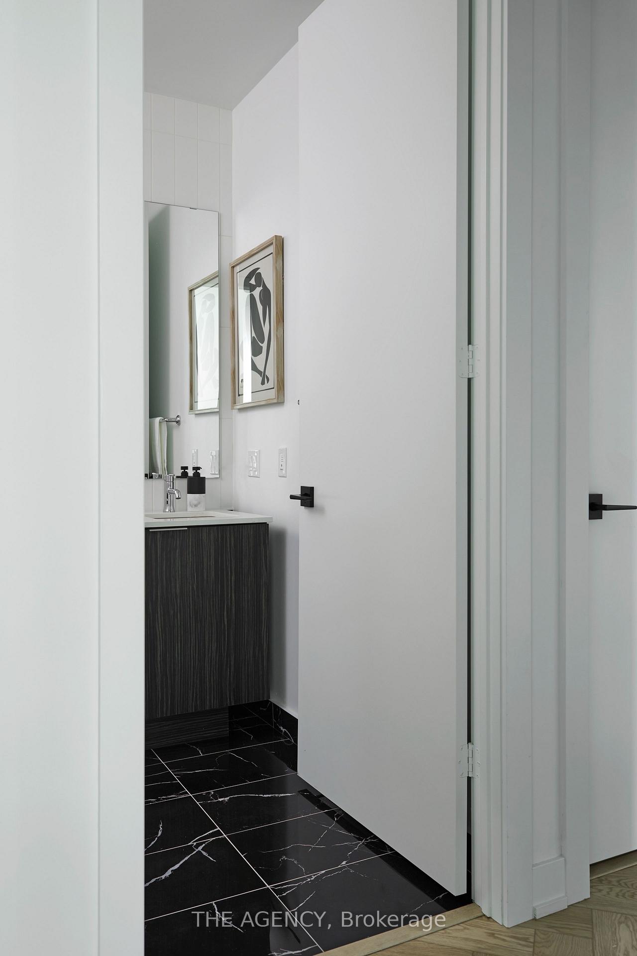327 King Street PH03, Toronto Unit: PH03