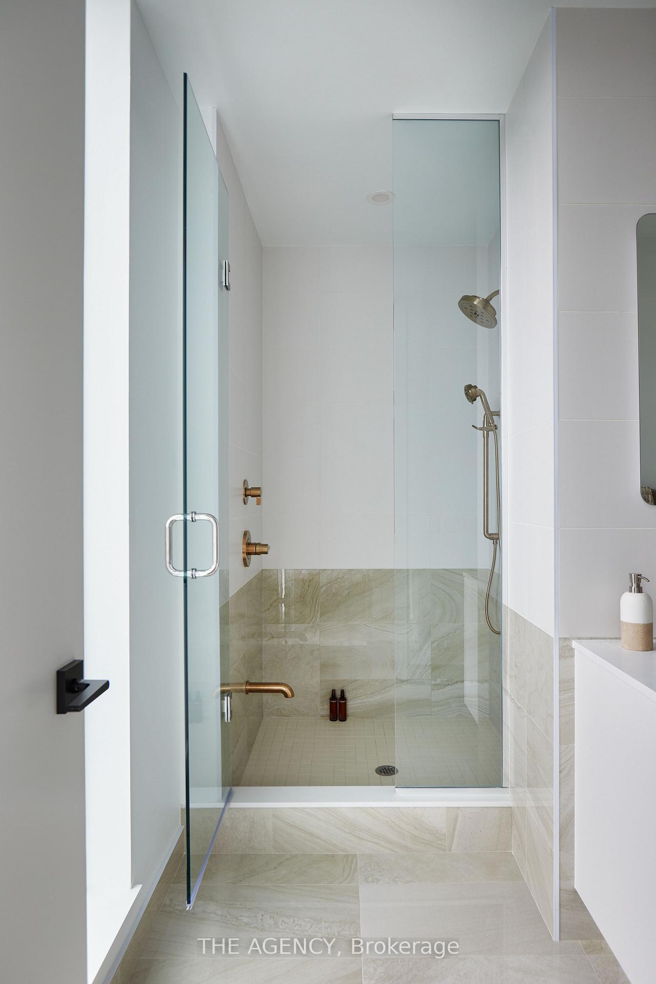 327 King Street PH04, Toronto Unit: PH04