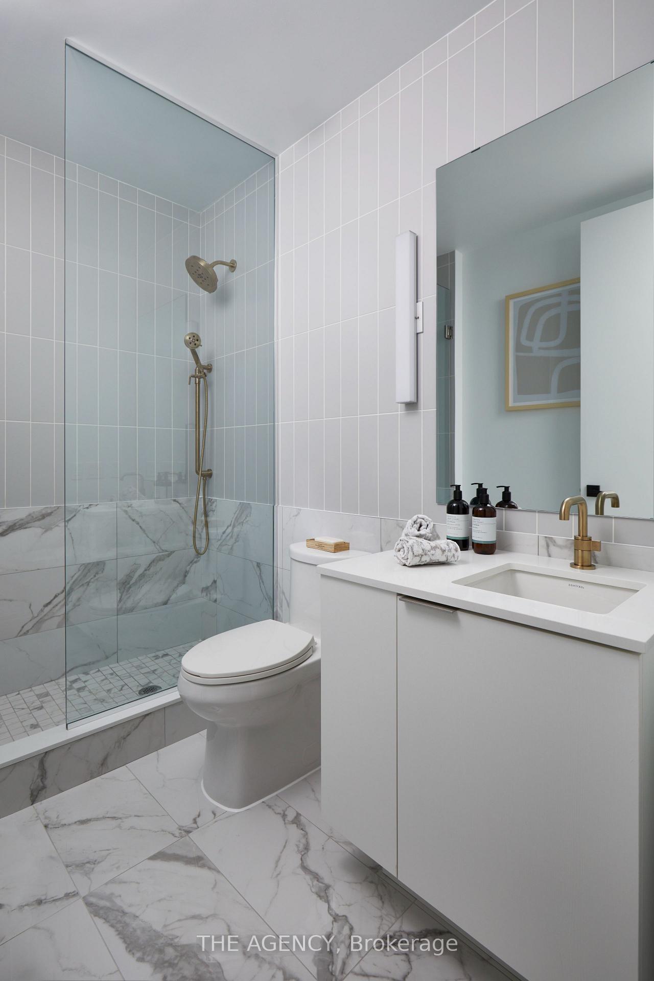 327 King Street PH04, Toronto Unit: PH04