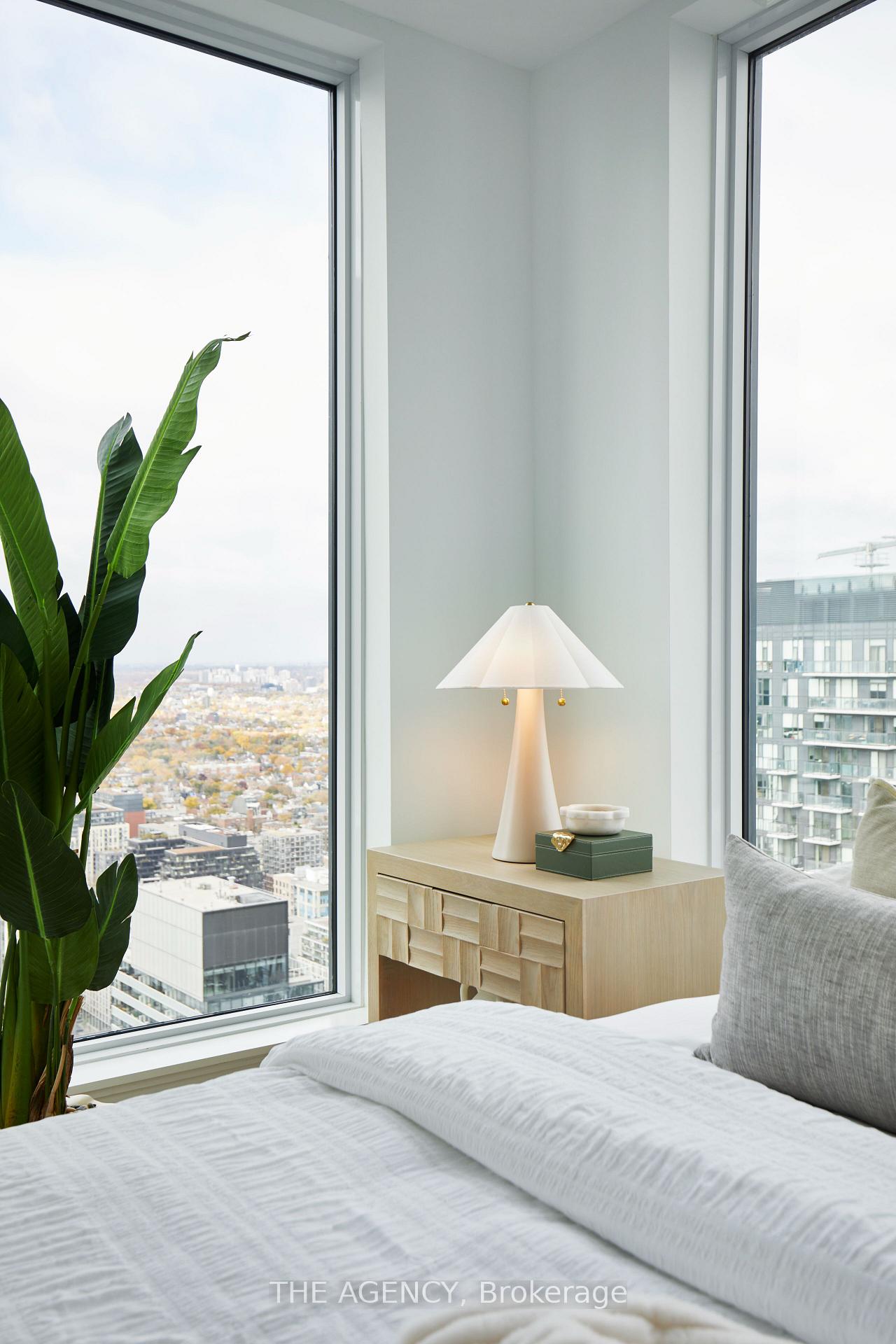 327 King Street PH04, Toronto Unit: PH04