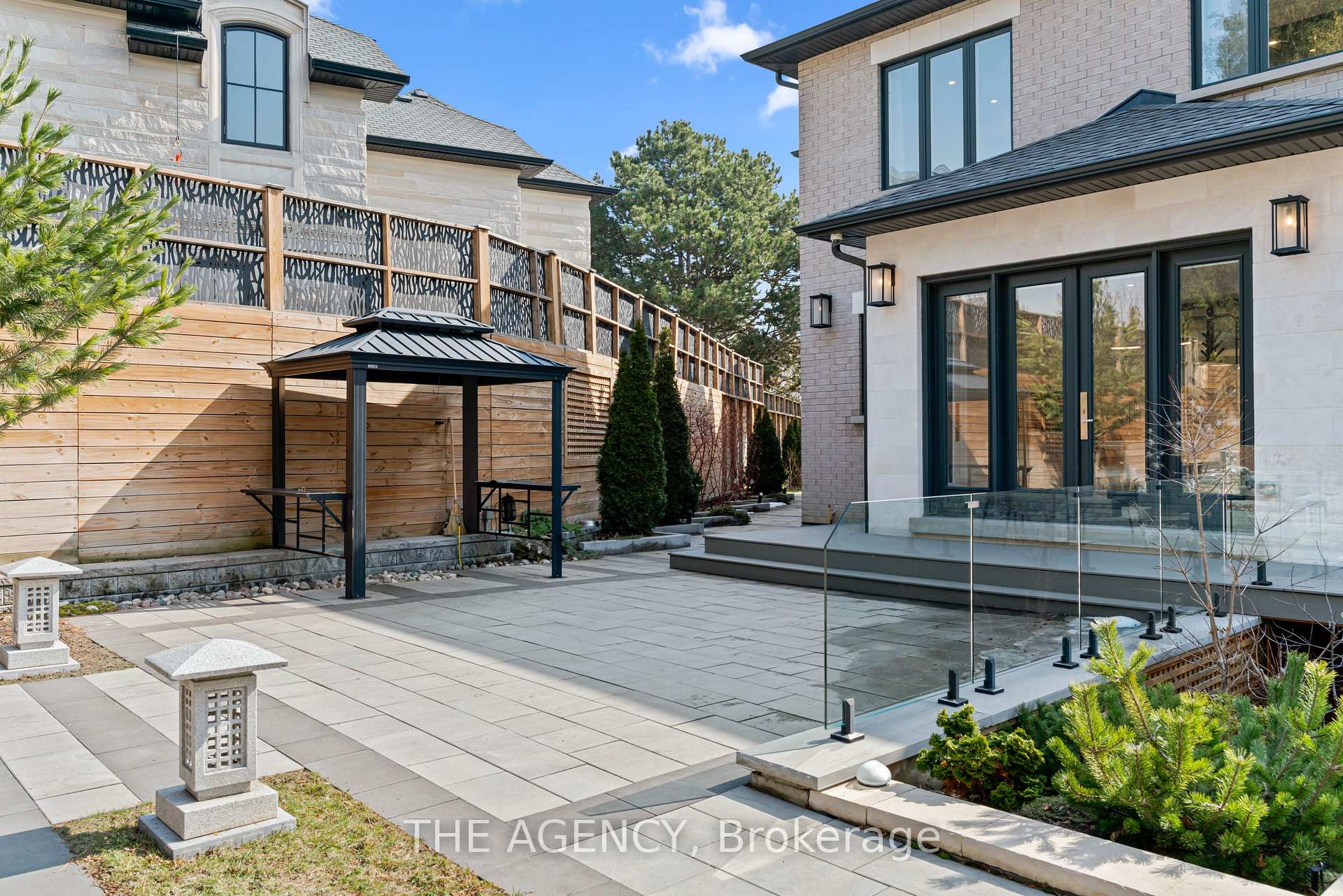 18 Suncrest Drive, Toronto