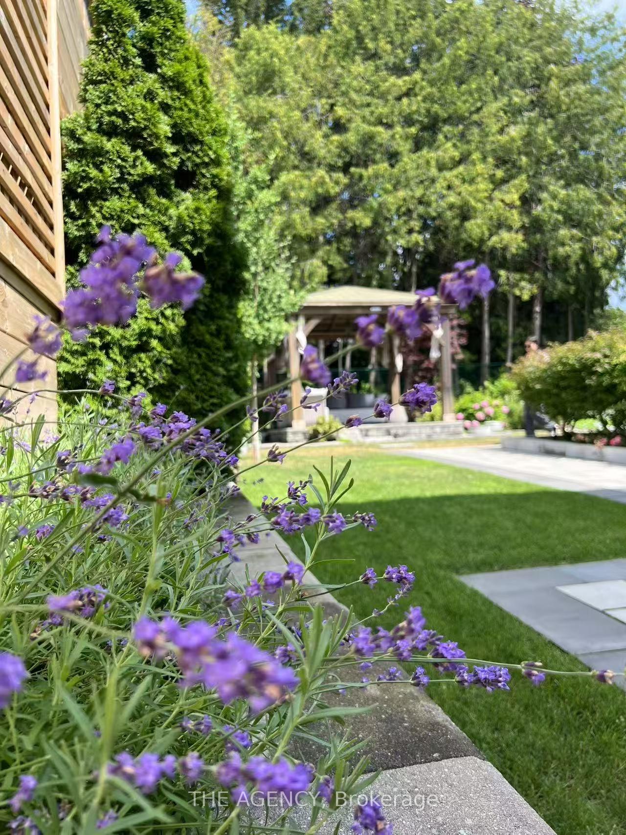 18 Suncrest Drive, Toronto