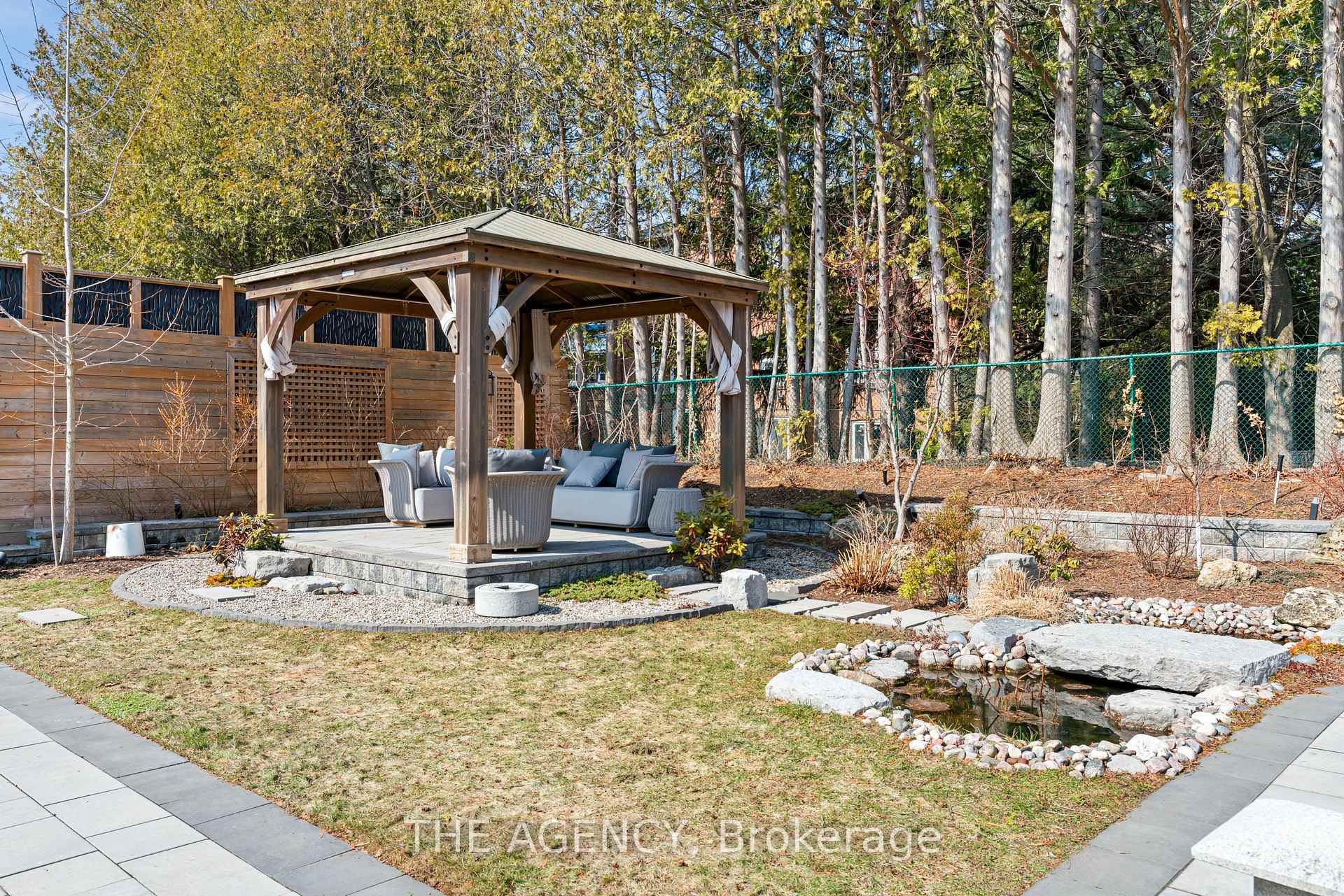 18 Suncrest Drive, Toronto