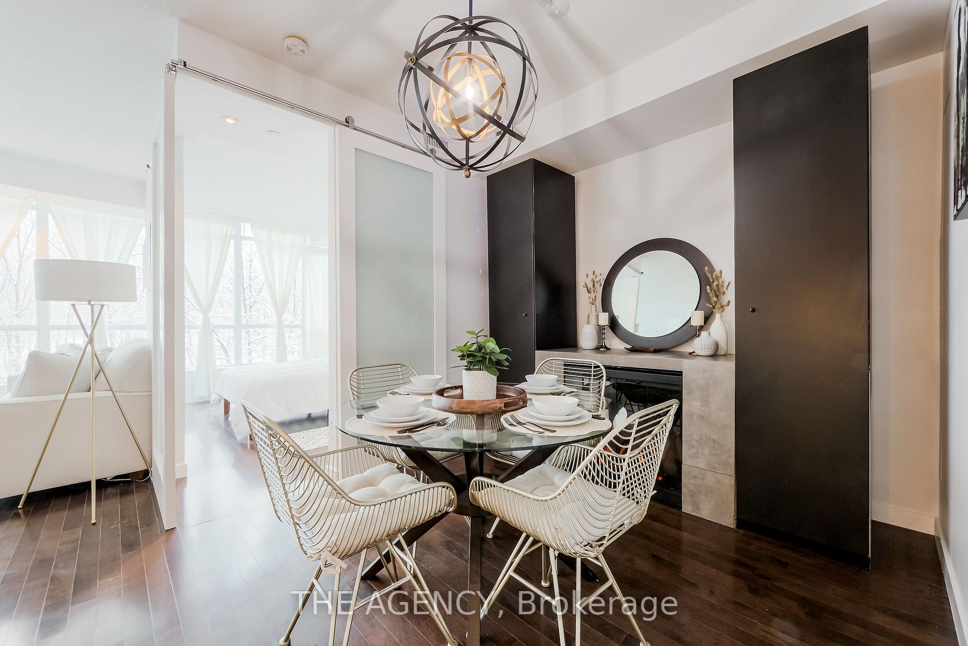 219 Fort York Boulevard 208, Toronto Unit: 208