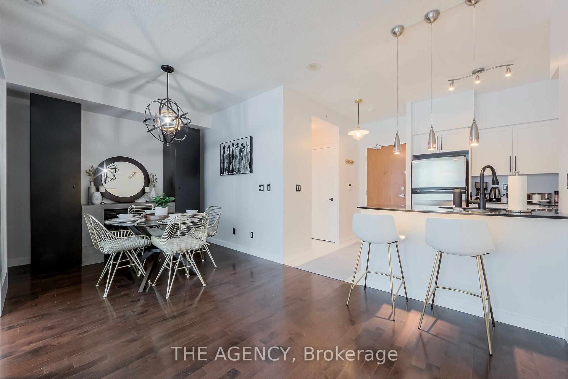 219 Fort York Boulevard 208, Toronto Unit: 208