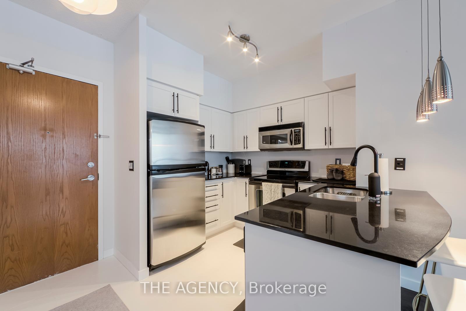 219 Fort York Boulevard 208, Toronto Unit: 208