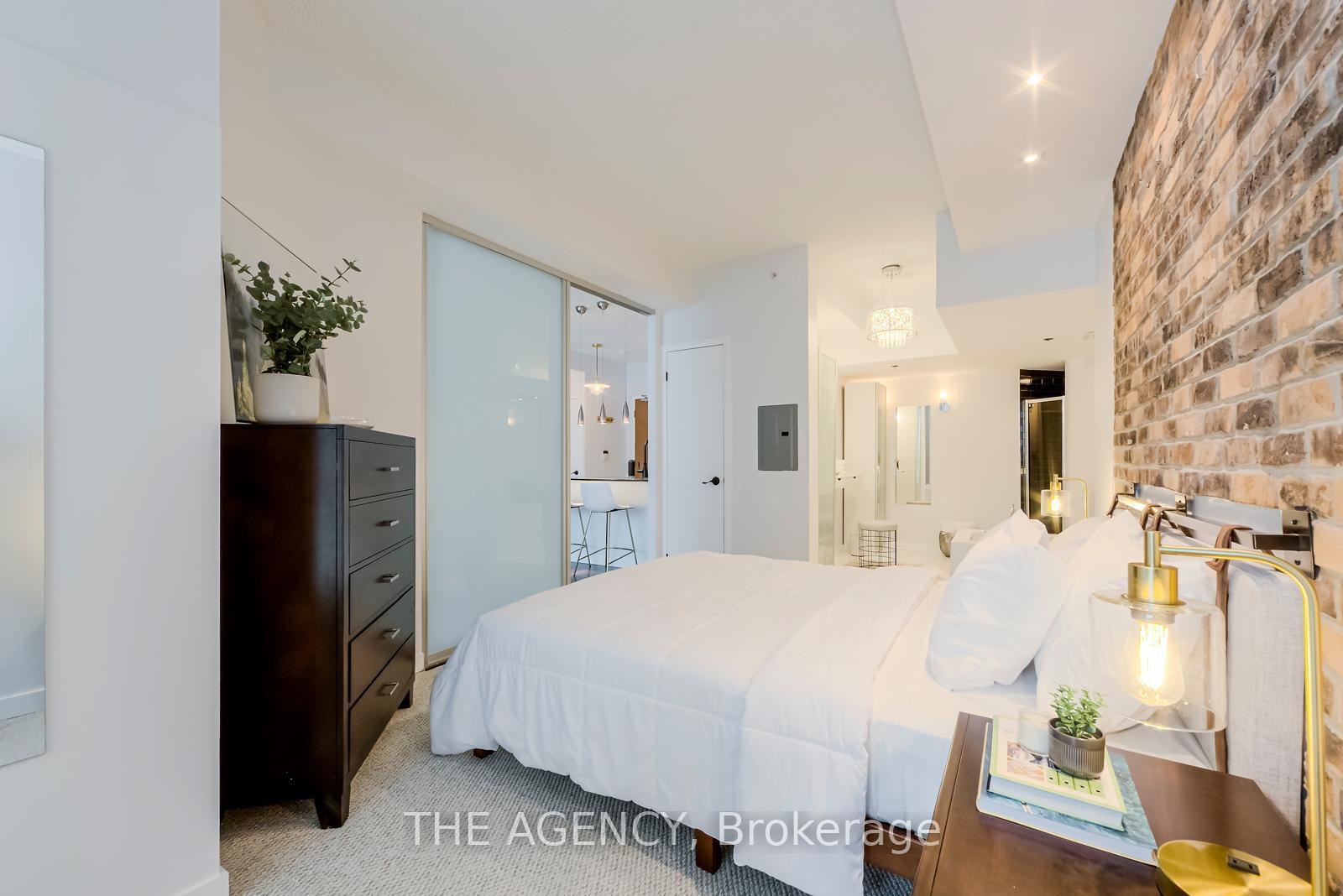 219 Fort York Boulevard 208, Toronto Unit: 208