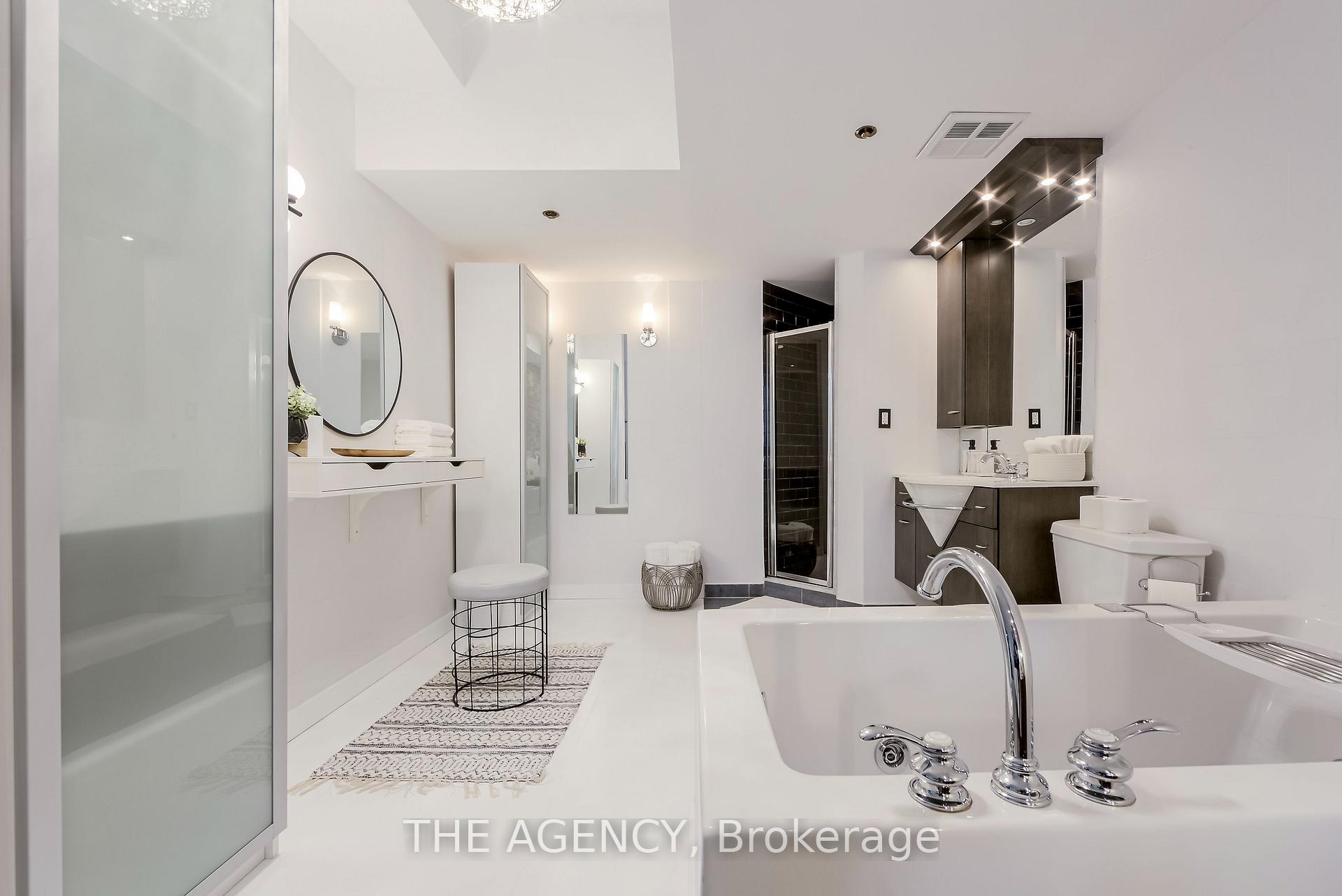 219 Fort York Boulevard 208, Toronto Unit: 208