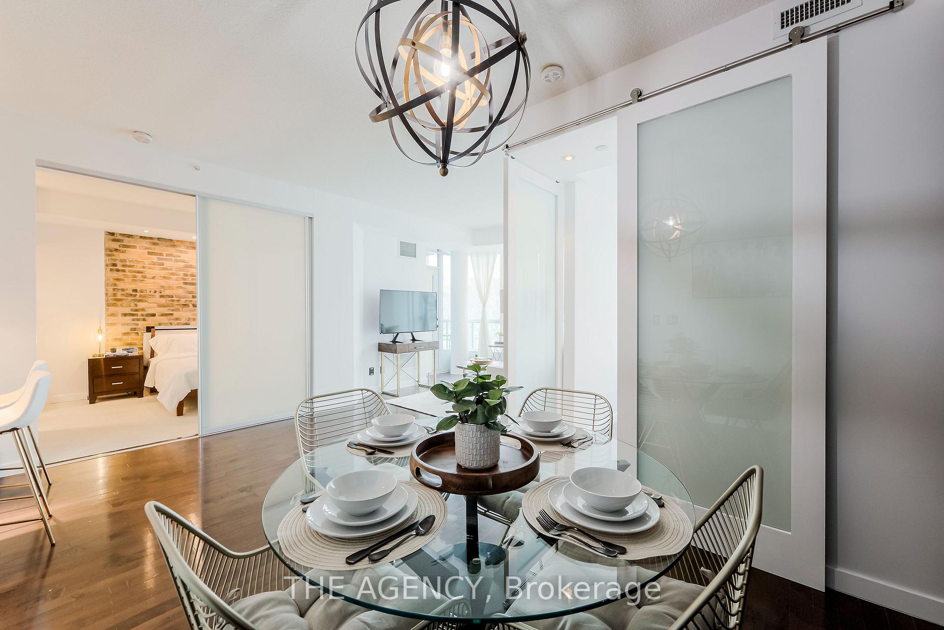 219 Fort York Boulevard 208, Toronto Unit: 208