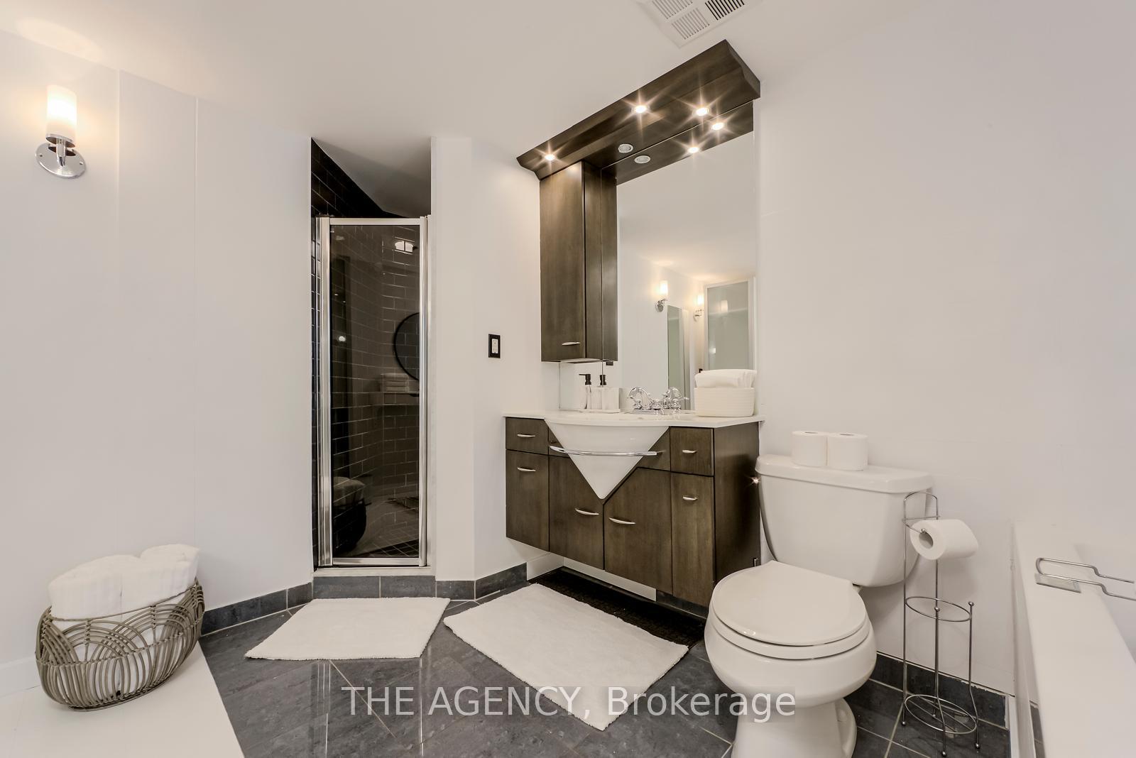 219 Fort York Boulevard 208, Toronto Unit: 208