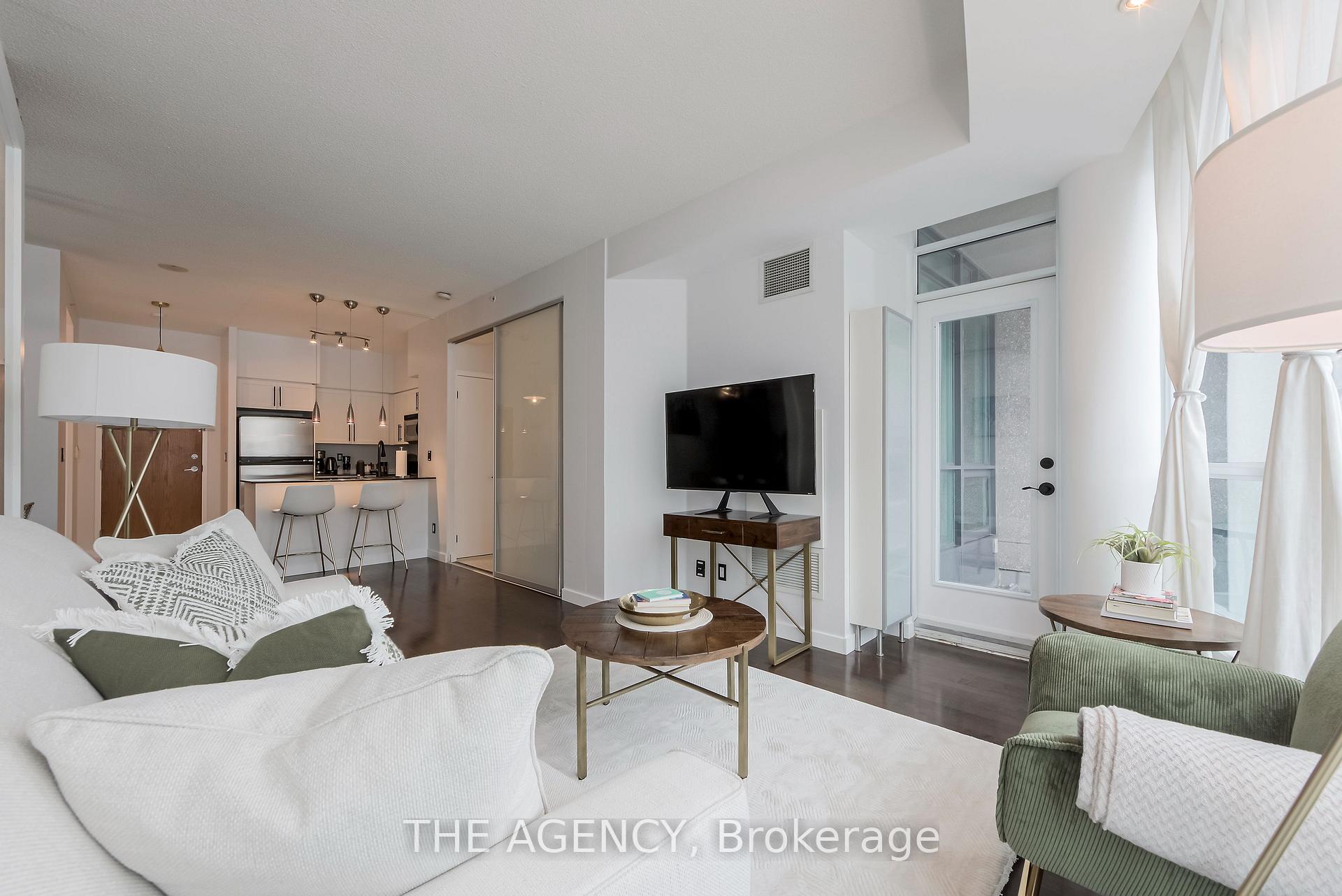 219 Fort York Boulevard 208, Toronto Unit: 208