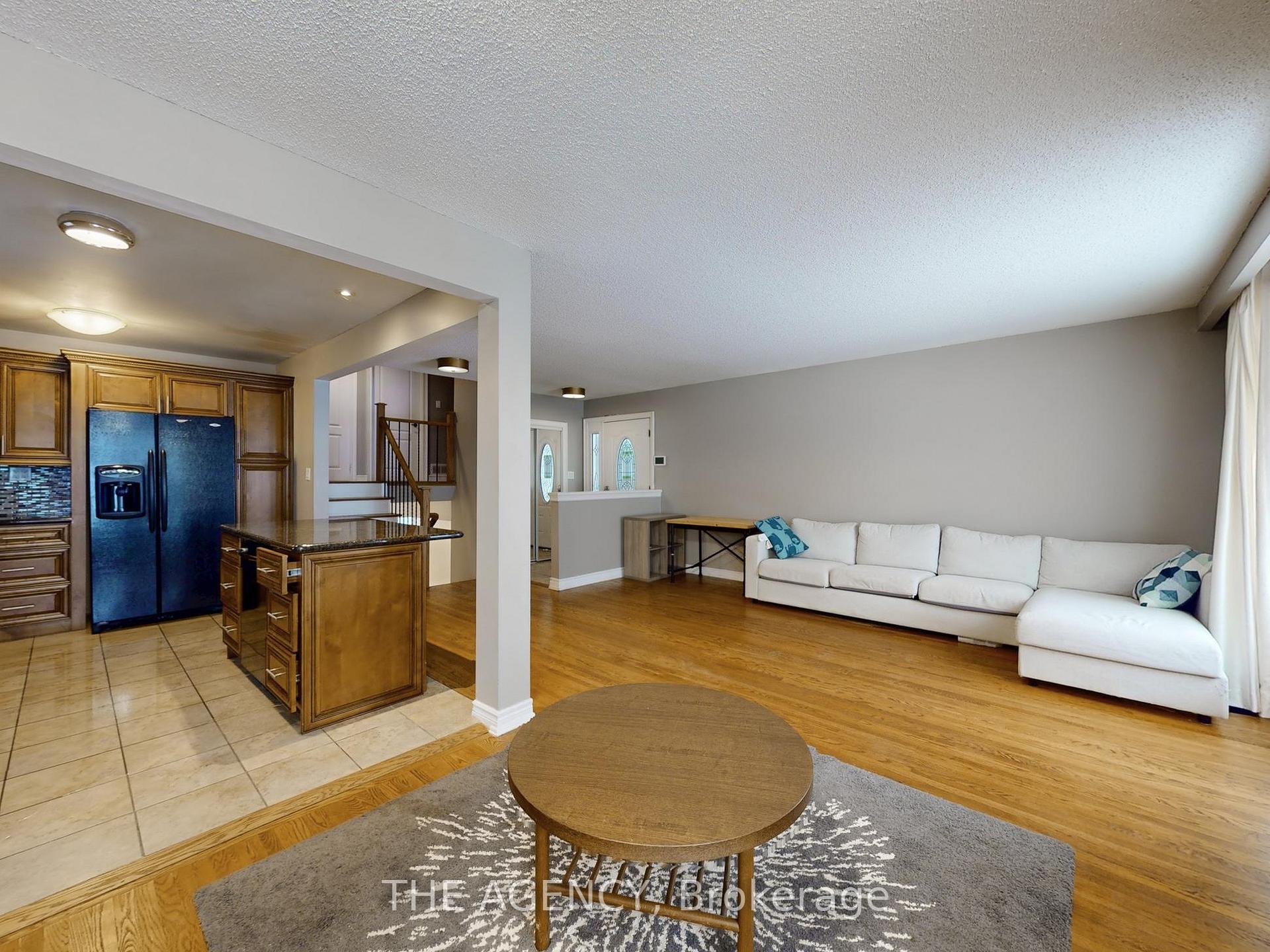 54 Manorglen Crescent, Toronto