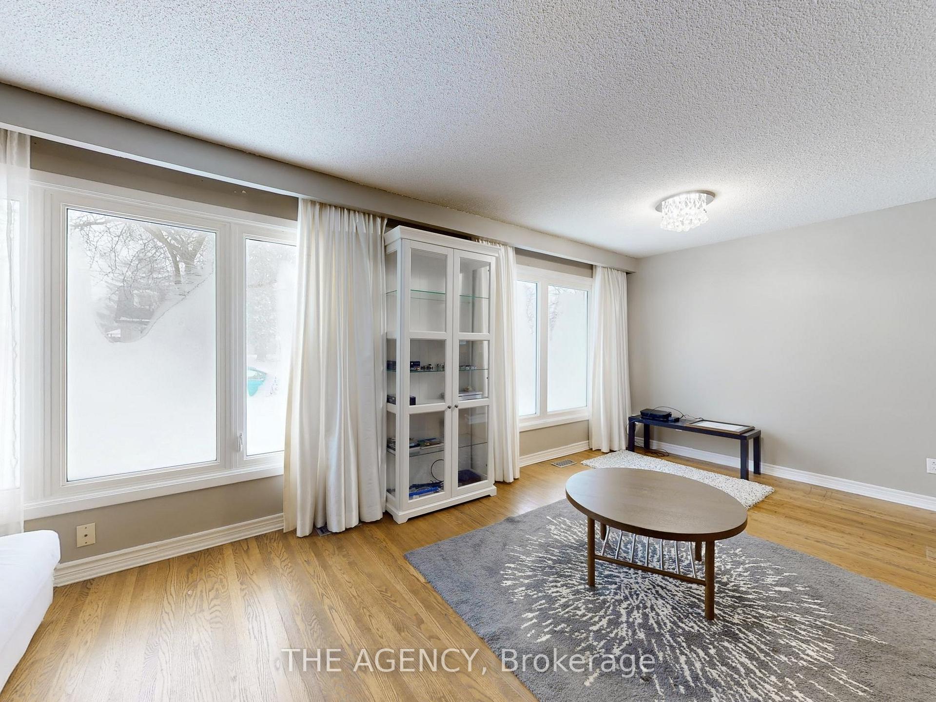 54 Manorglen Crescent, Toronto