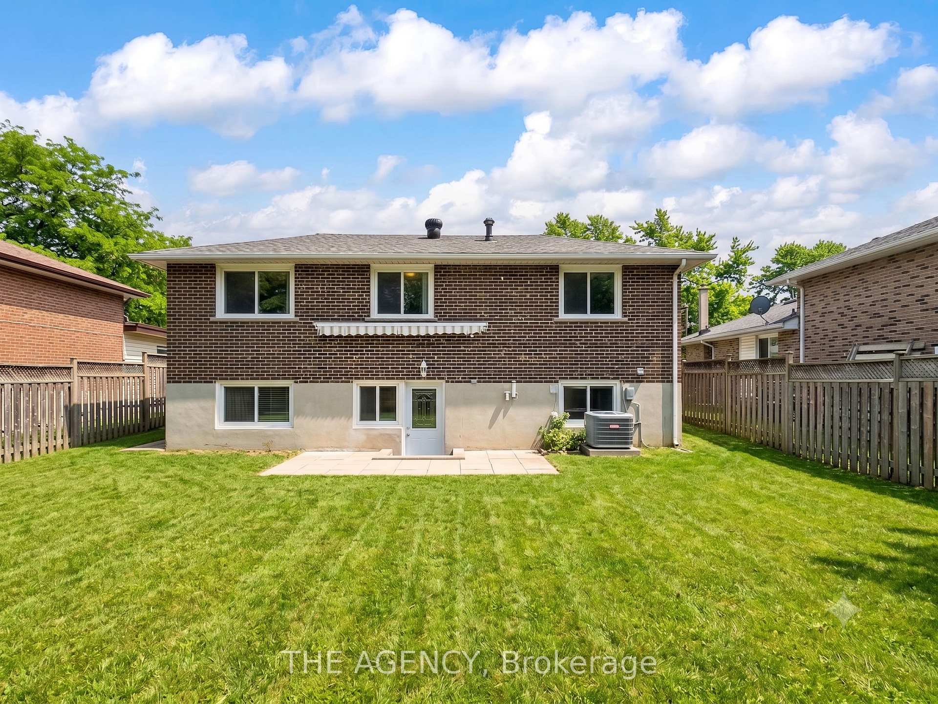 54 Manorglen Crescent, Toronto