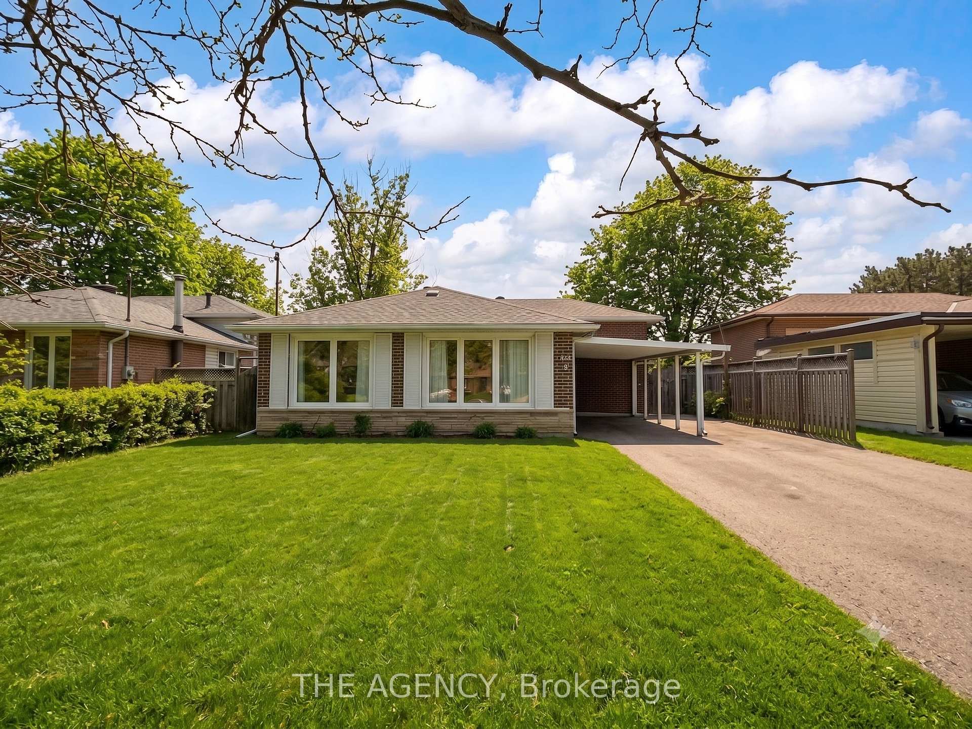 54 Manorglen Crescent, Toronto