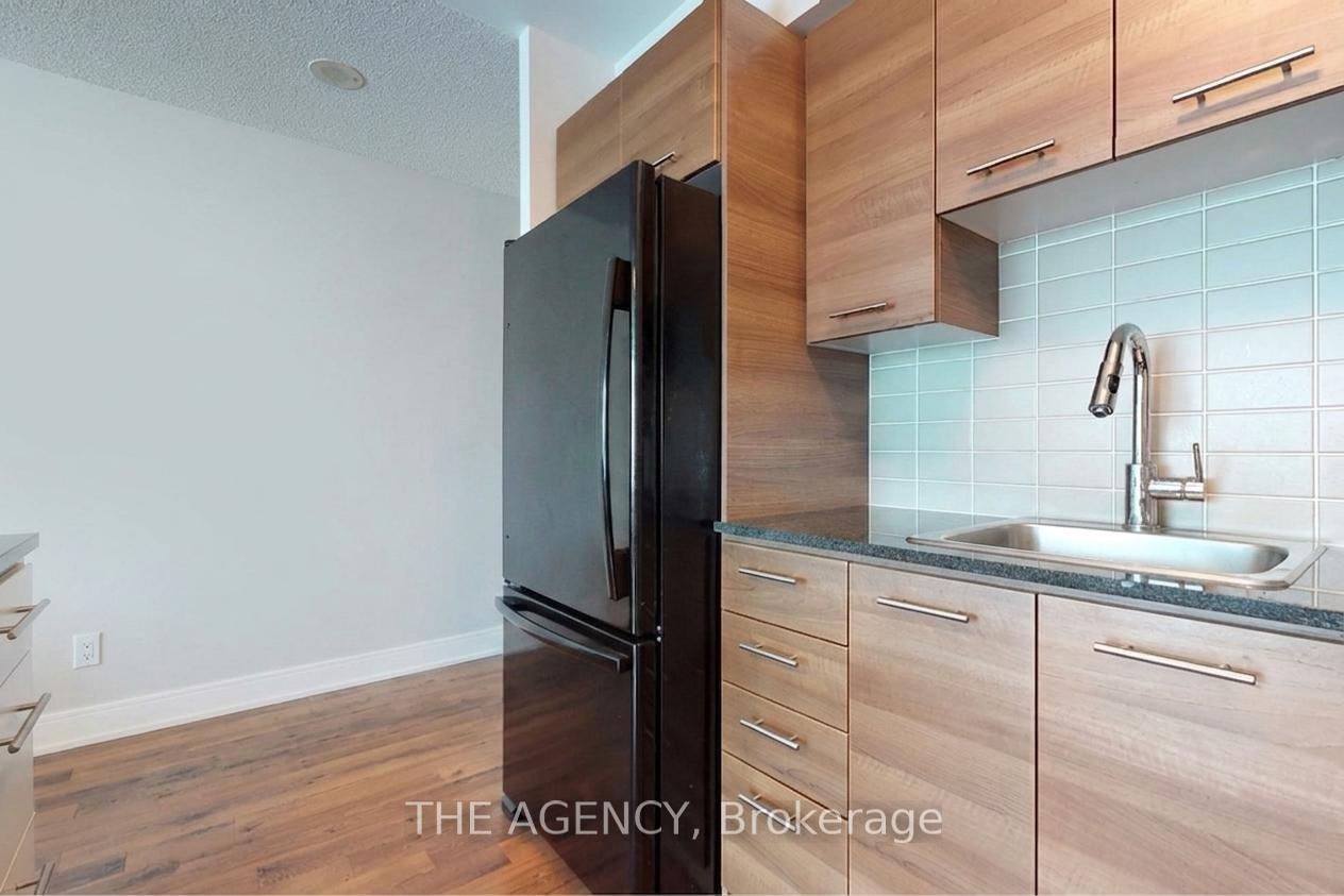 135 Village Green Square 1015, Toronto Unit: 1015
