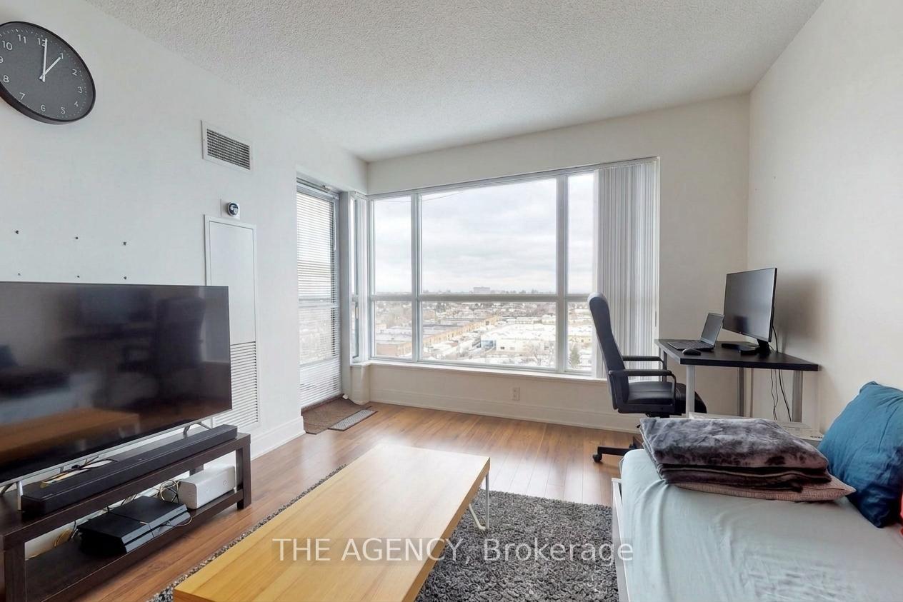 135 Village Green Square 1015, Toronto Unit: 1015