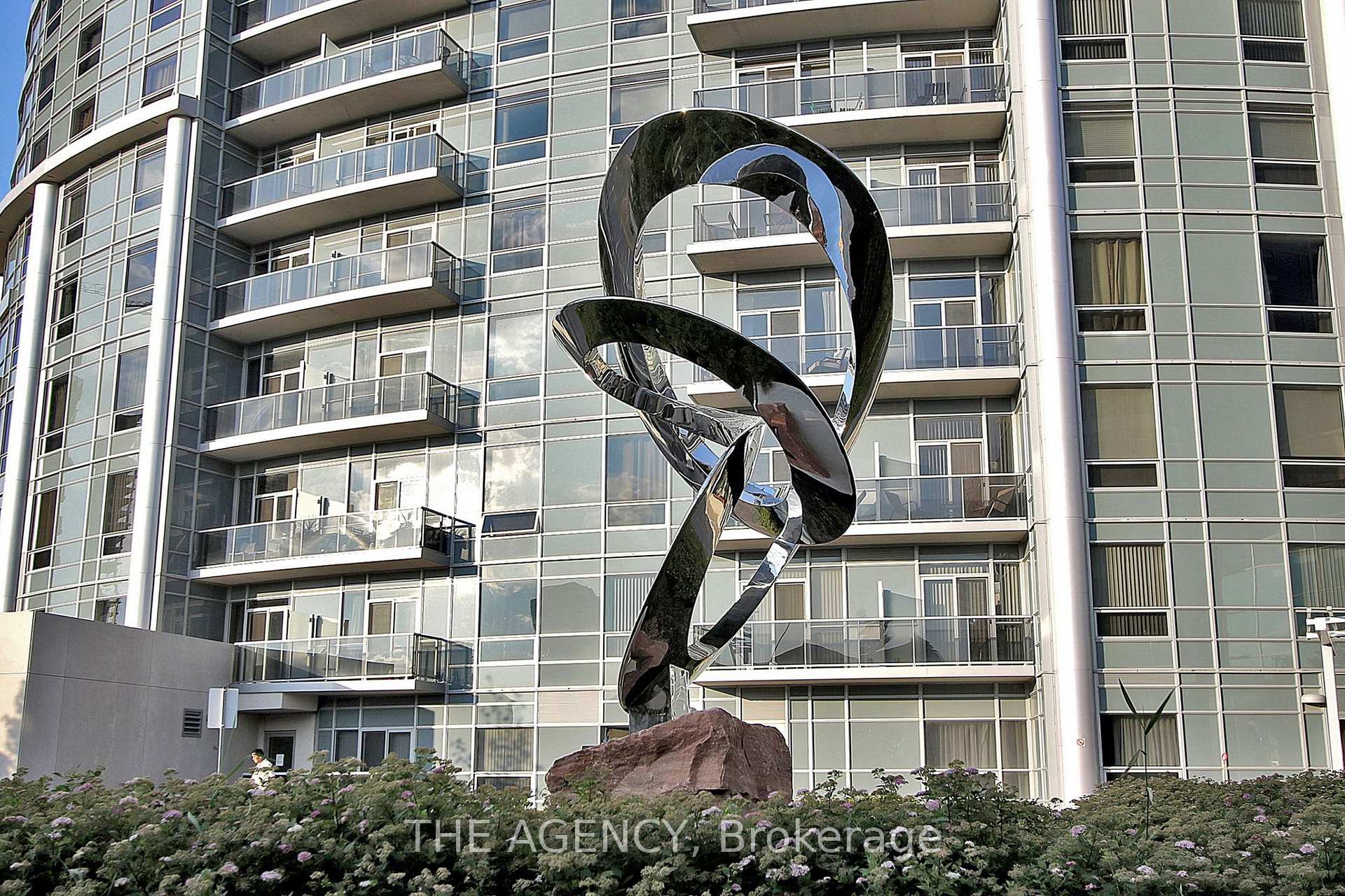 135 Village Green Square 1015, Toronto Unit: 1015