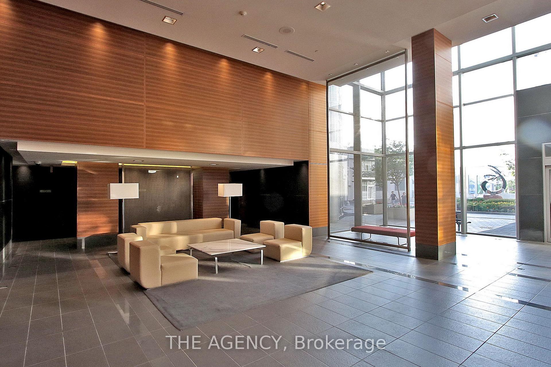 135 Village Green Square 1015, Toronto Unit: 1015