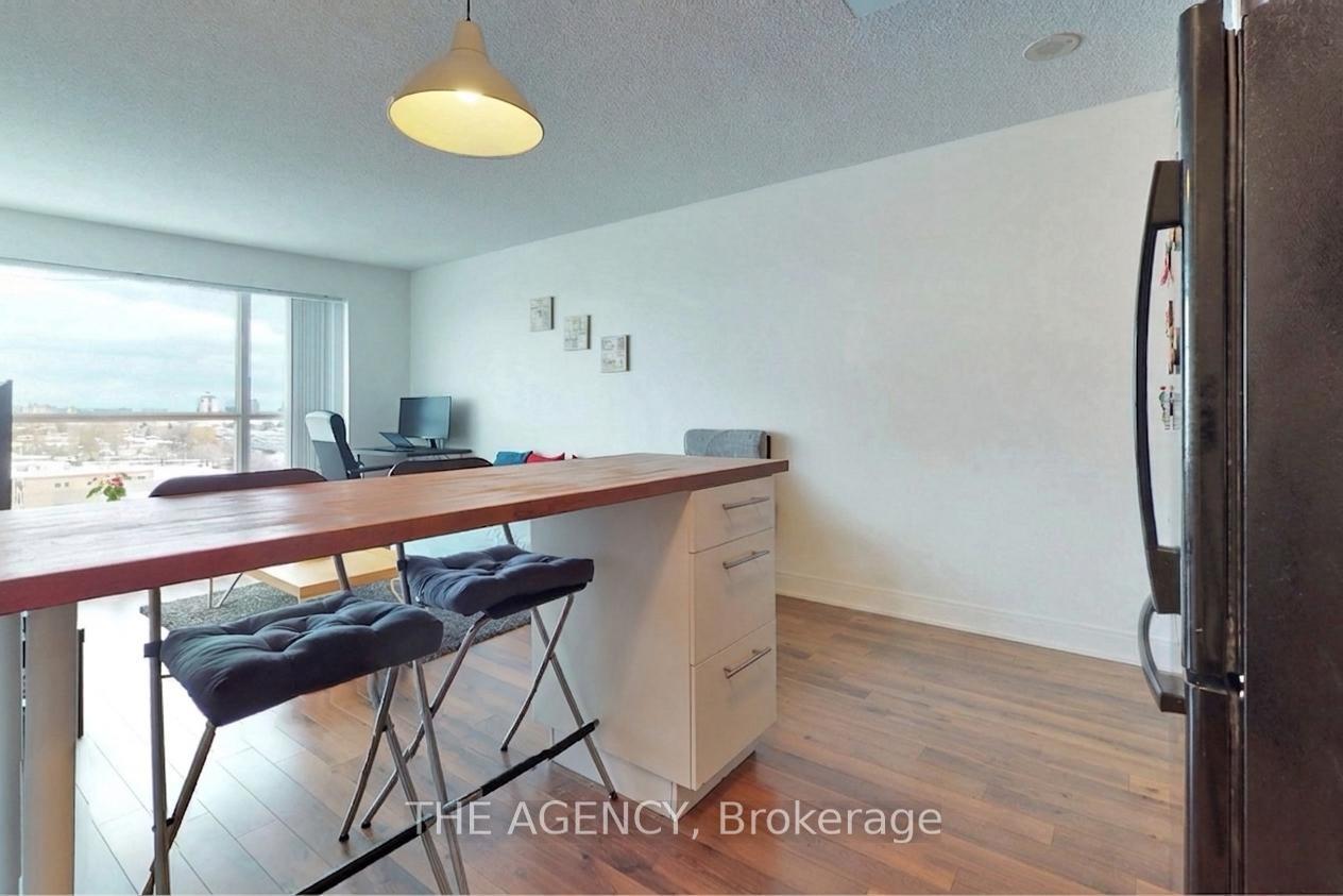 135 Village Green Square 1015, Toronto Unit: 1015
