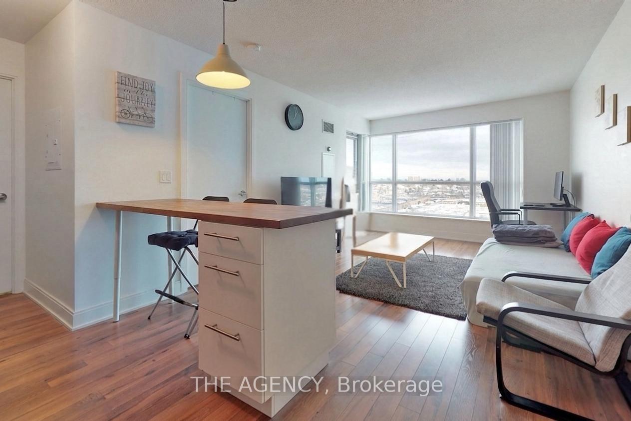 135 Village Green Square 1015, Toronto Unit: 1015