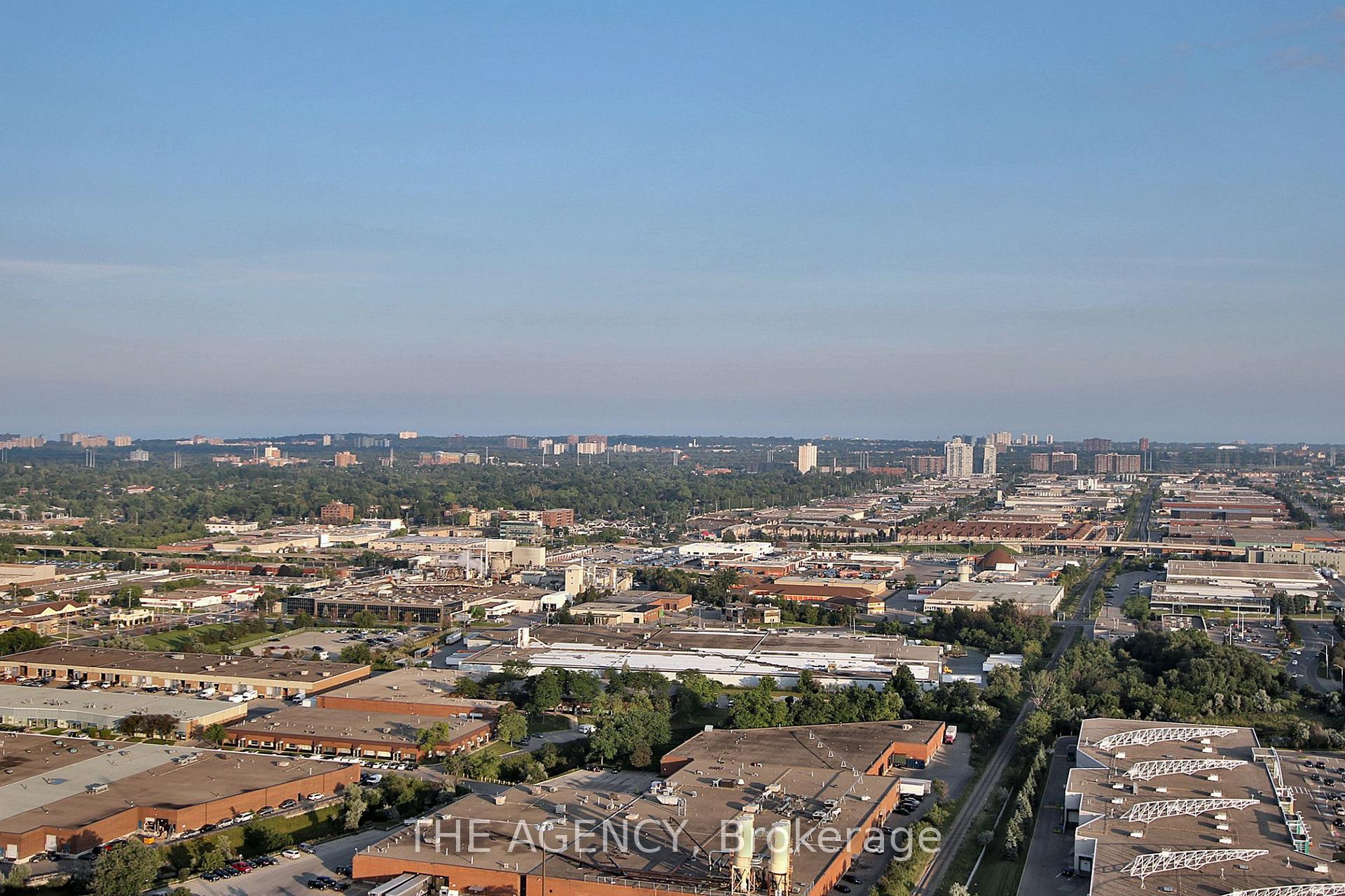 135 Village Green Square 1015, Toronto Unit: 1015