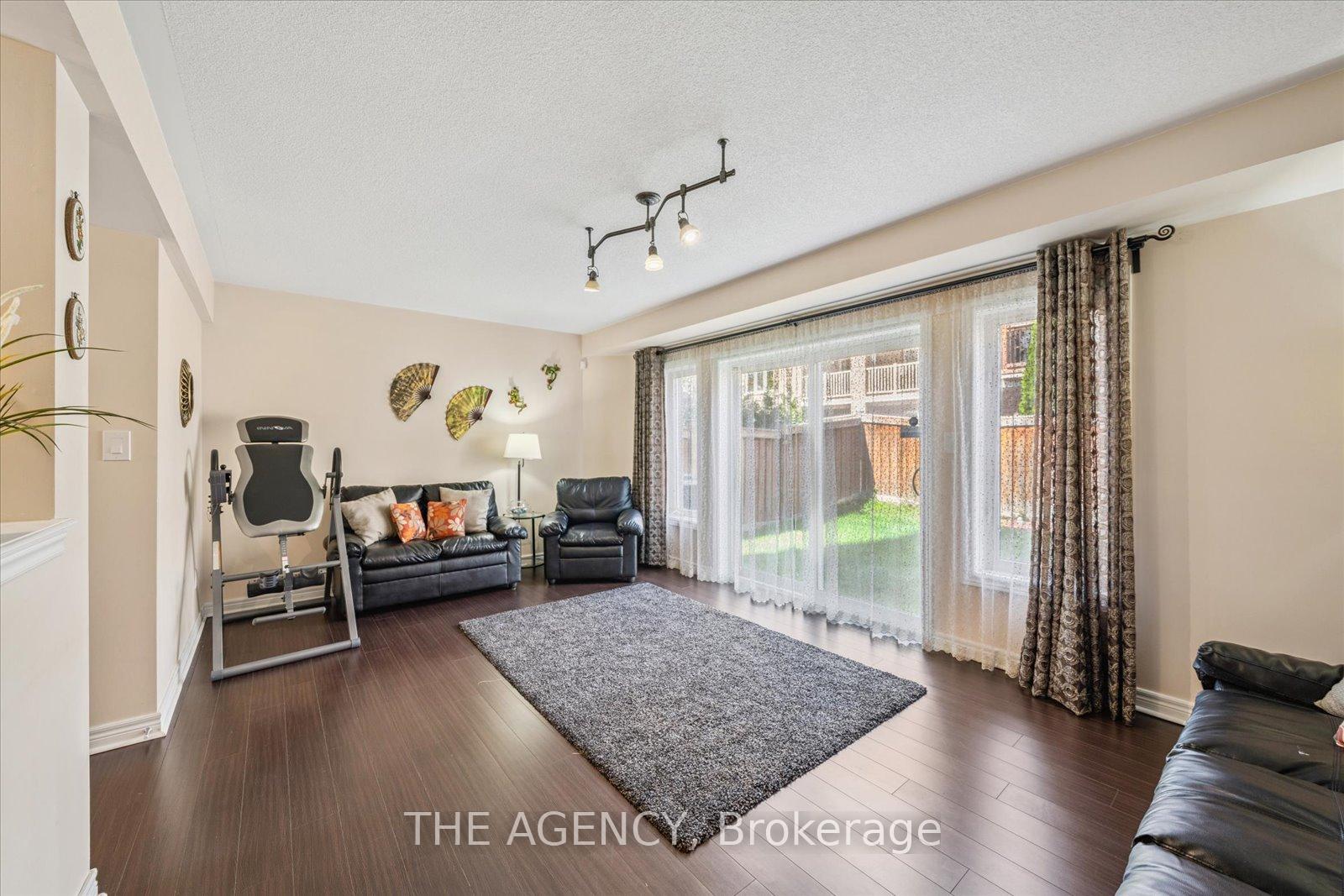 32 Timna Crescent