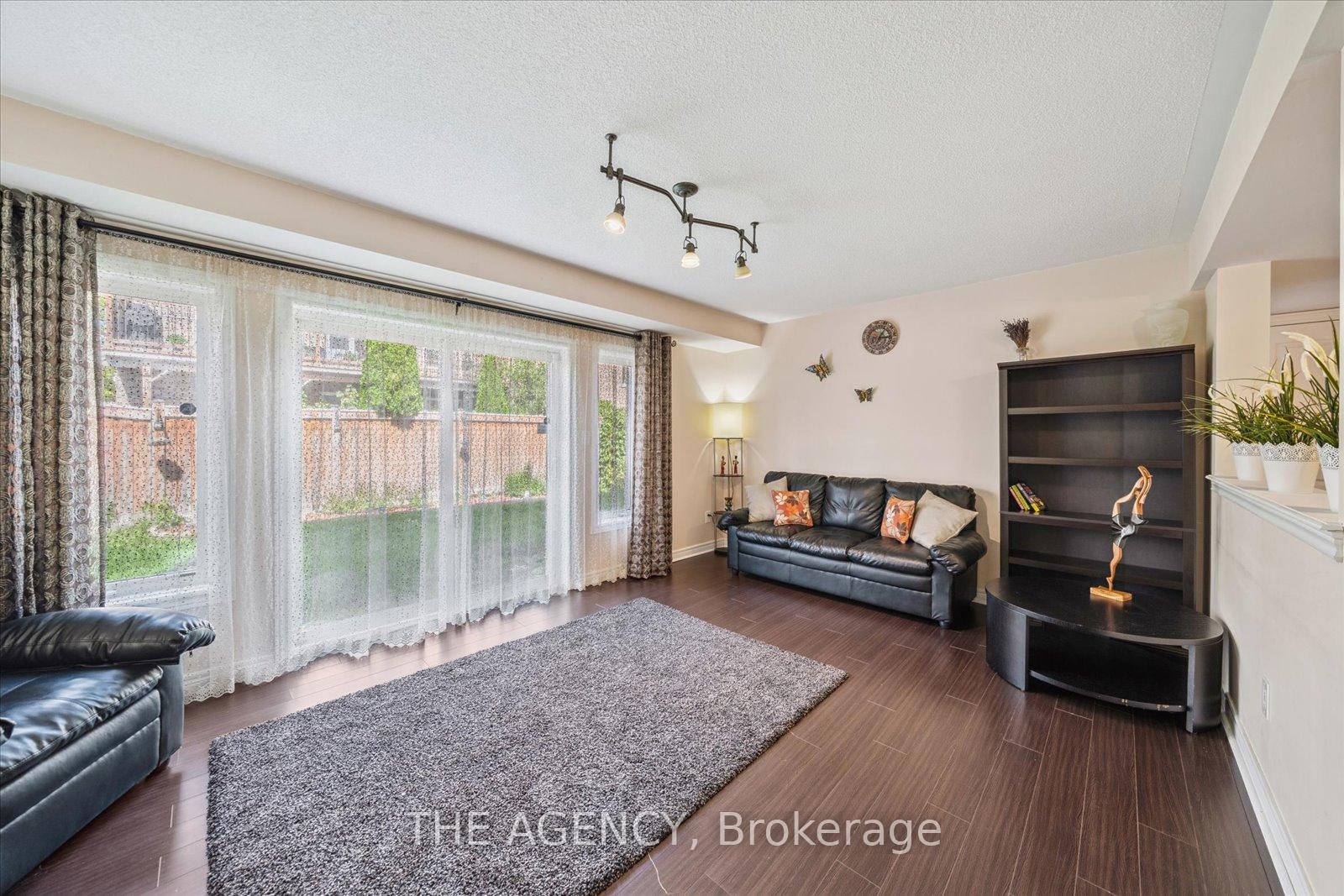 32 Timna Crescent