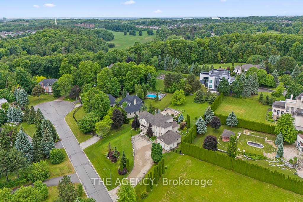 16 DEW DROP Court