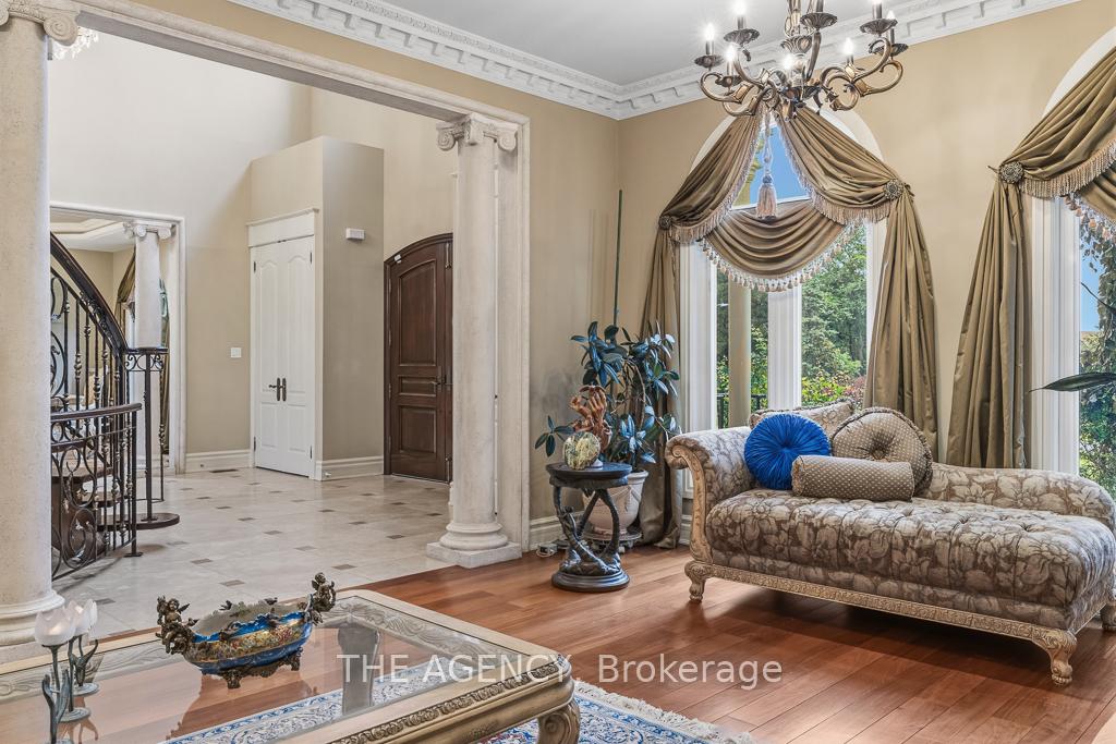 16 DEW DROP Court