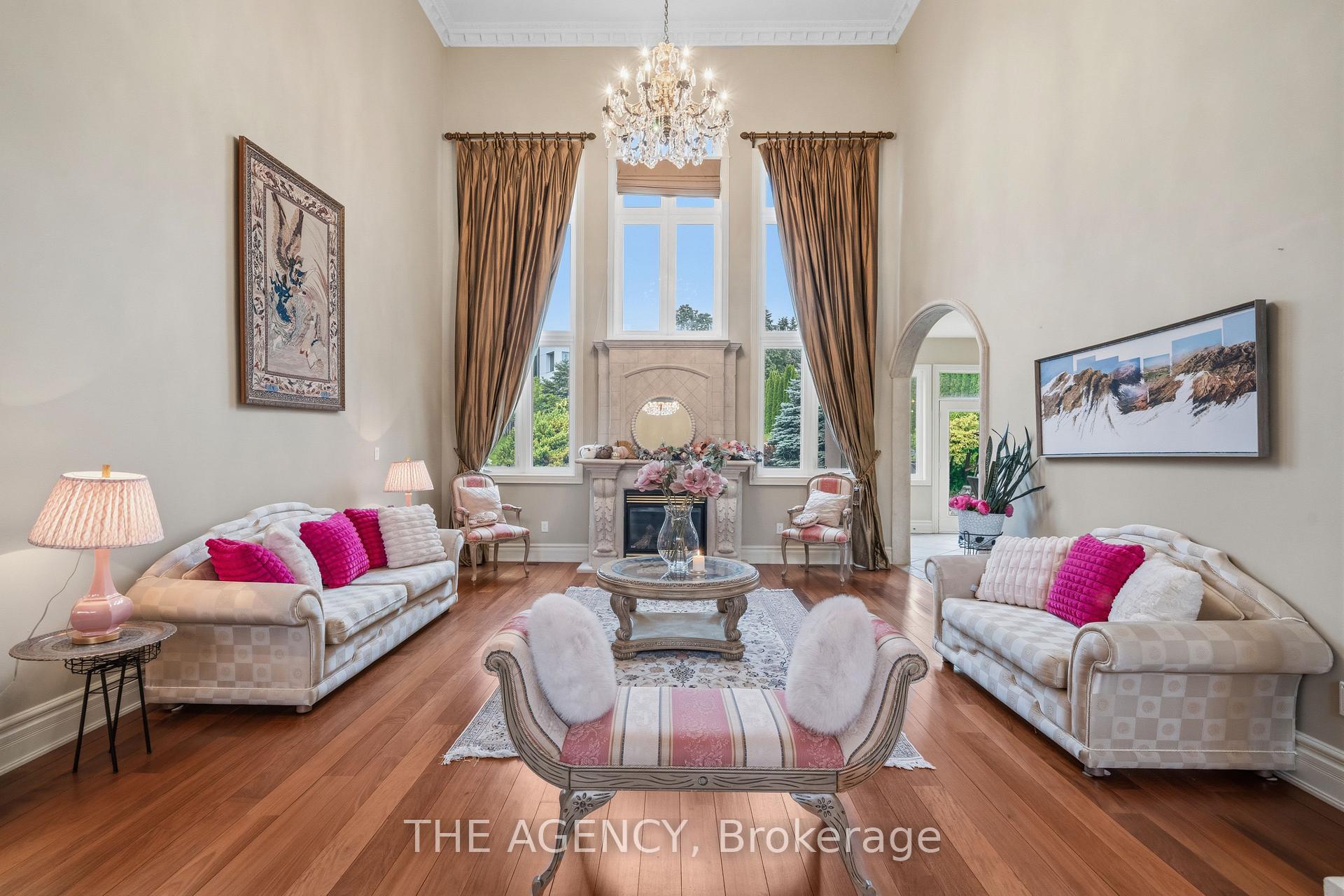16 DEW DROP Court