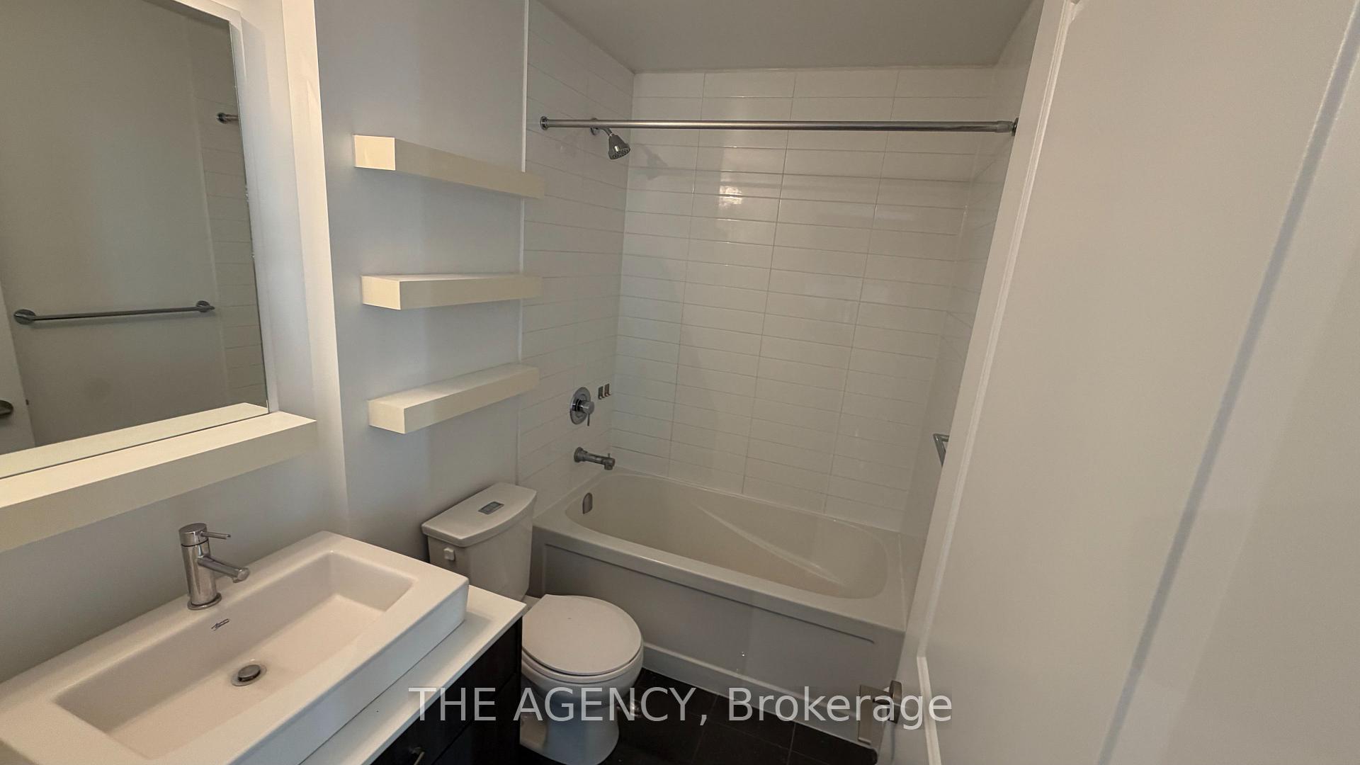 9201 Yonge Street 1113