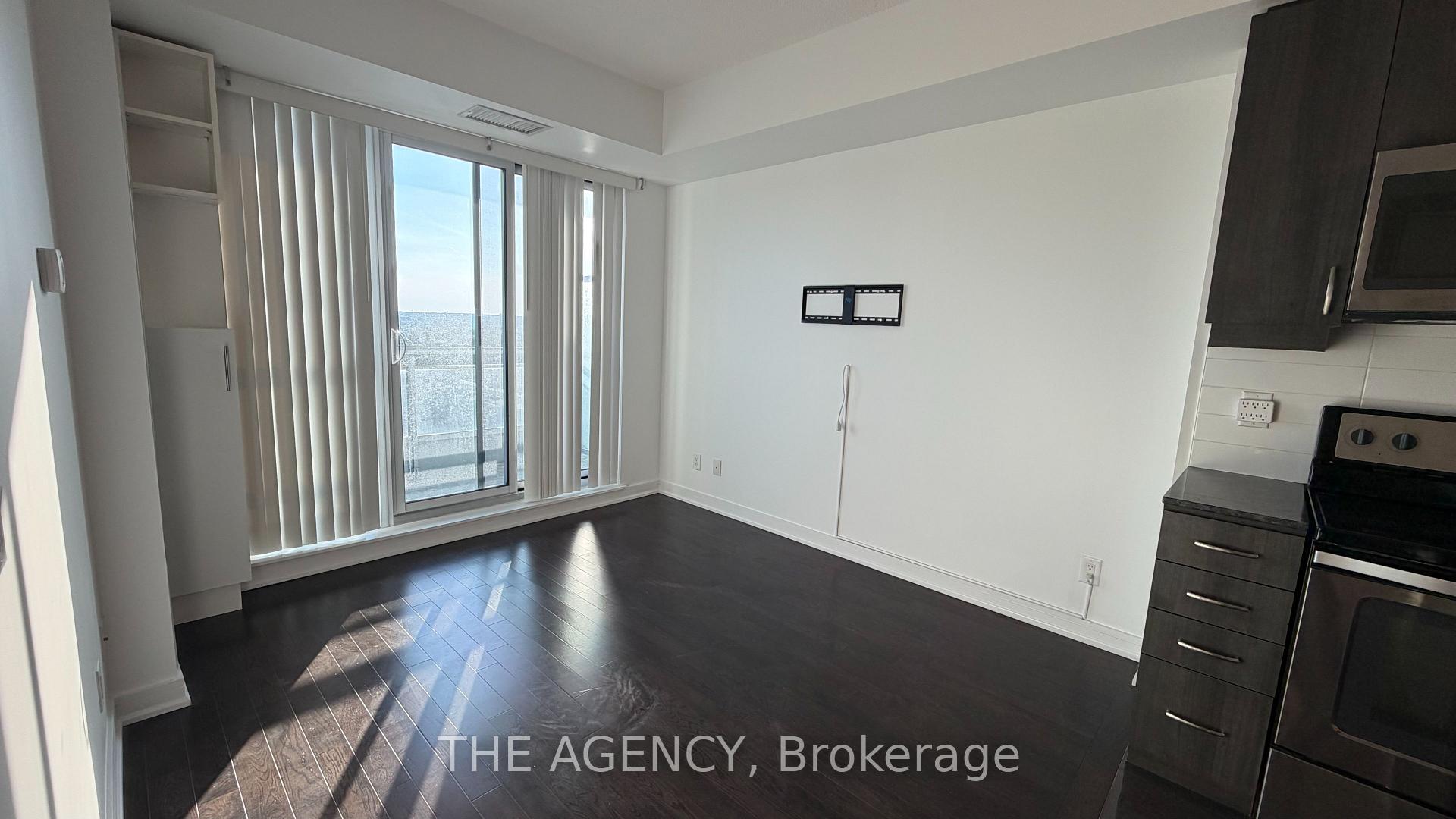 9201 Yonge Street 1113