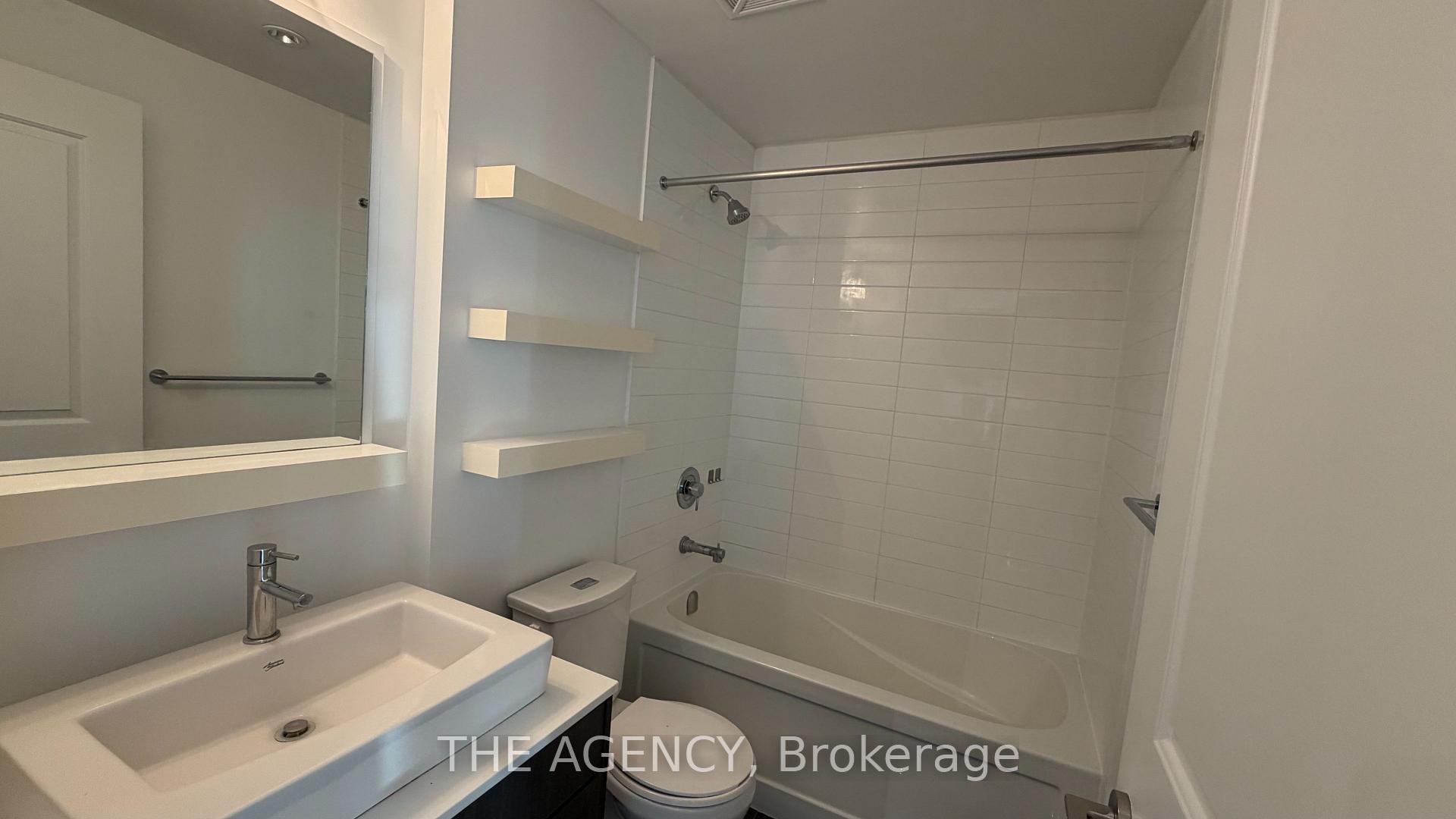 9201 Yonge Street 1113