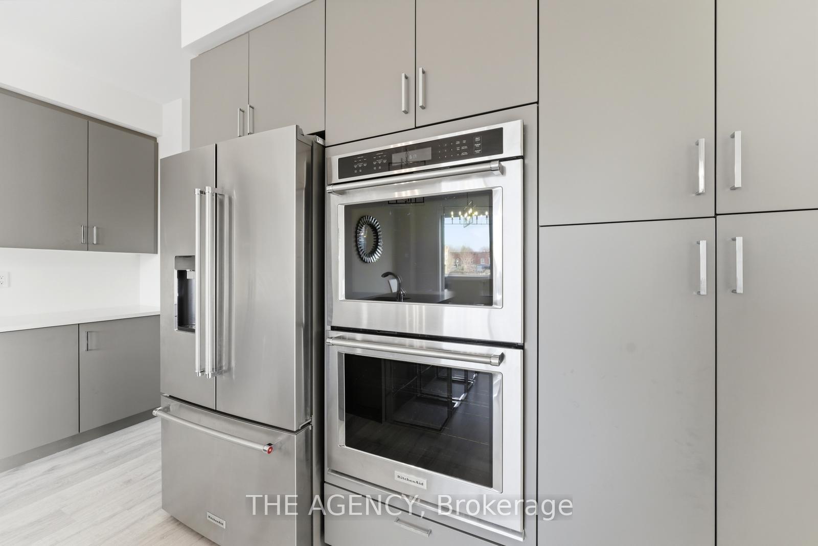 10 Maple Avenue W