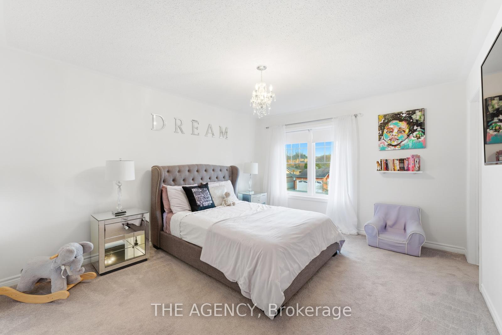 10 Maple Avenue W
