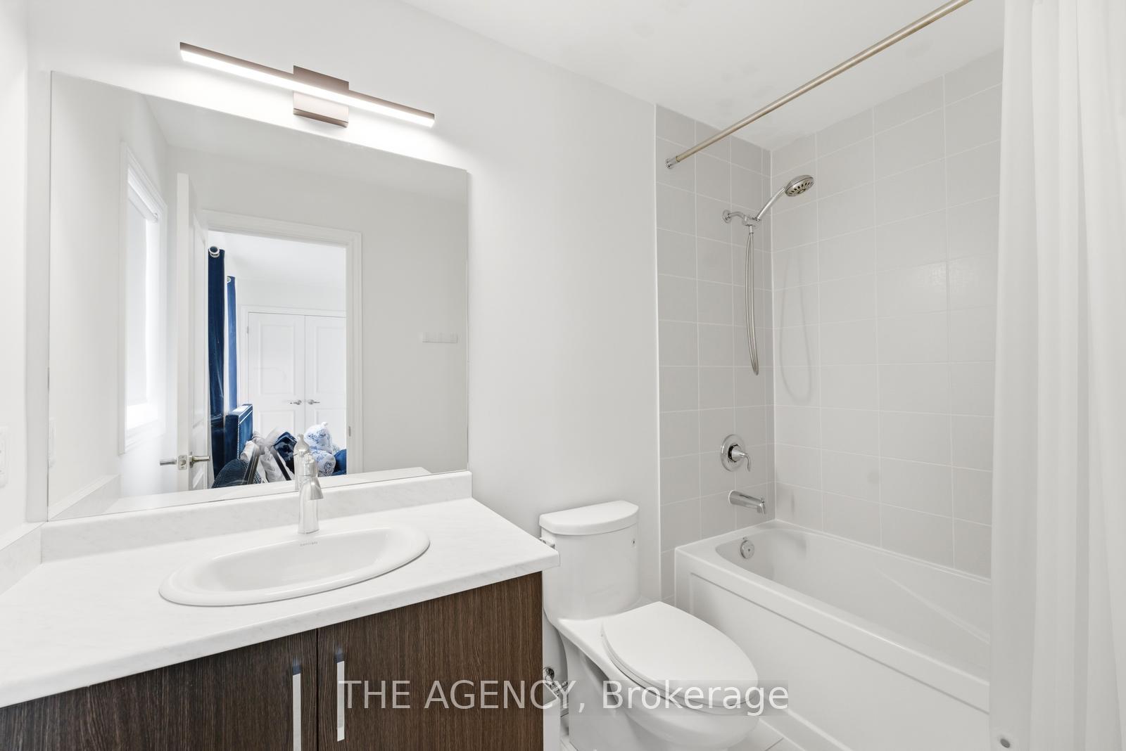 10 Maple Avenue W