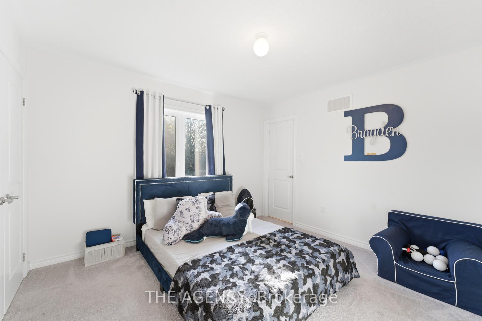 10 Maple Avenue W