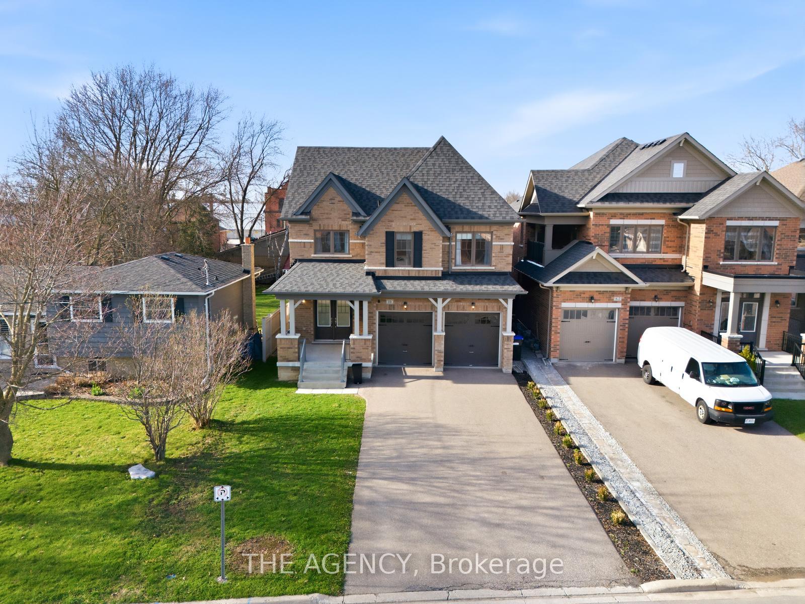 10 Maple Avenue W